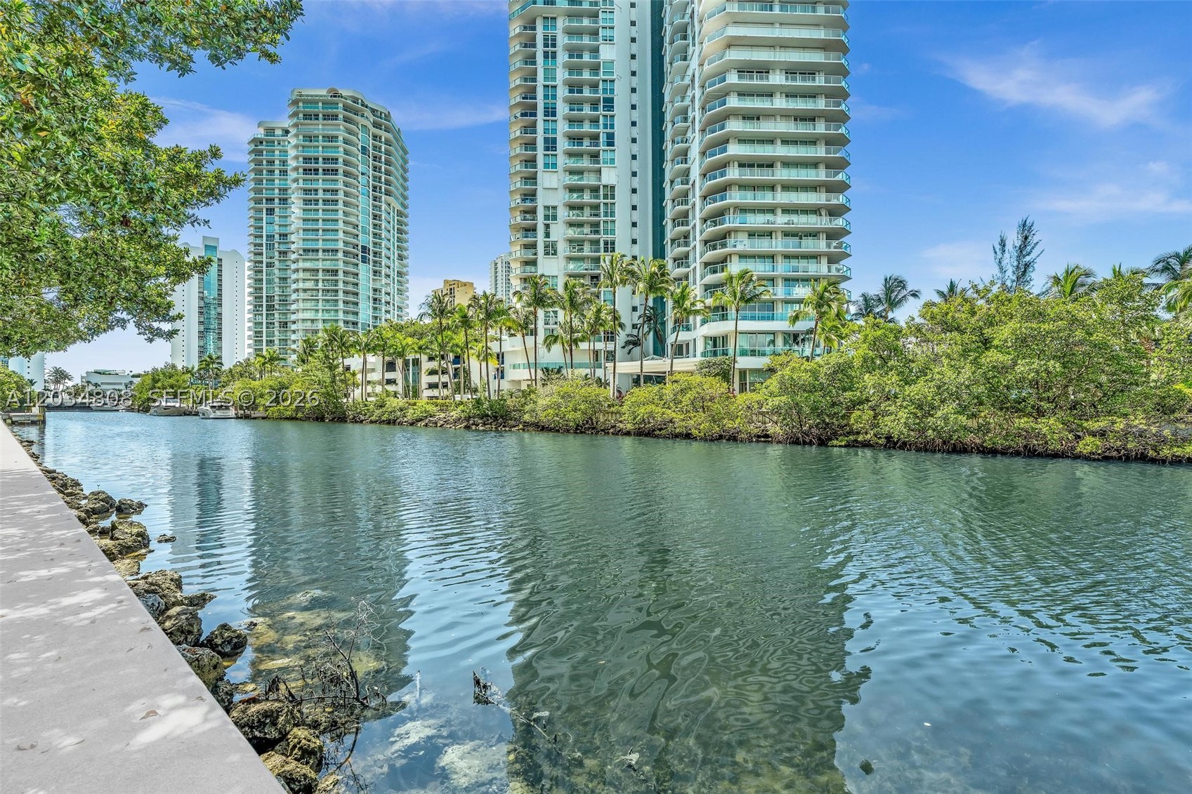 PARQUE TOWERS CONDO - Residential