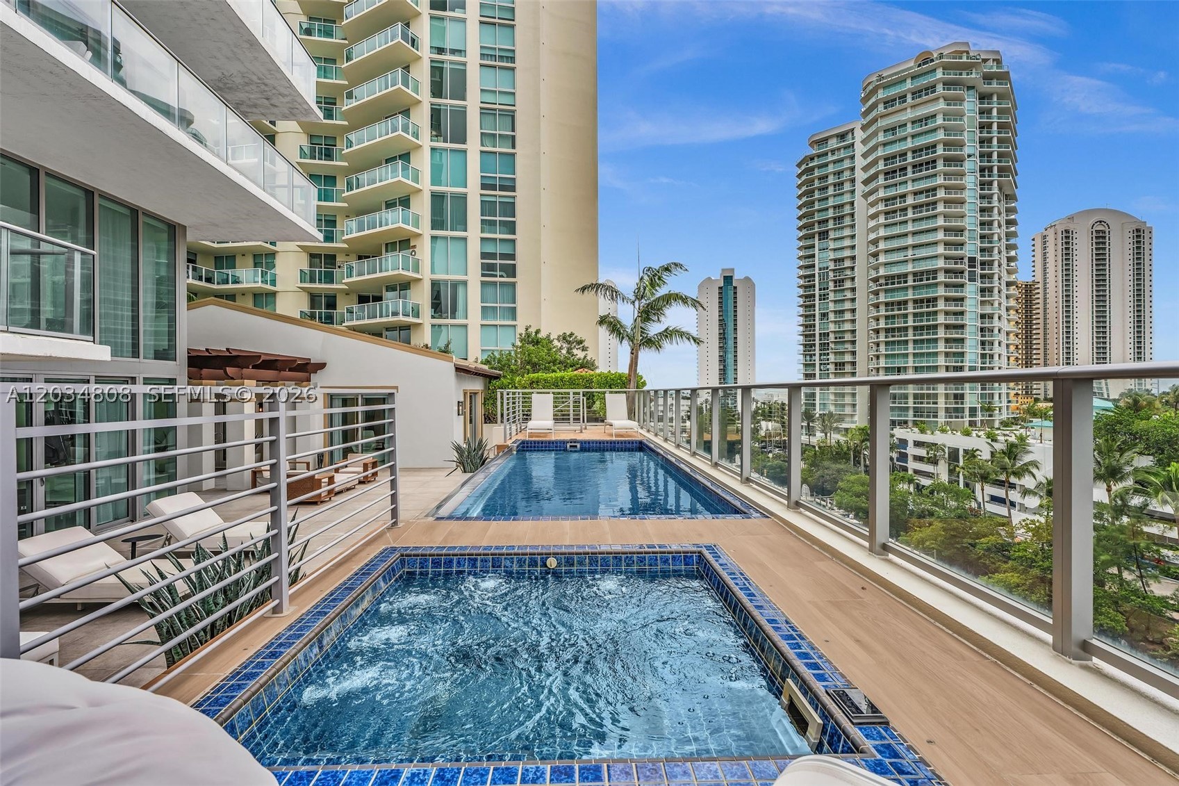 PARQUE TOWERS CONDO - Residential