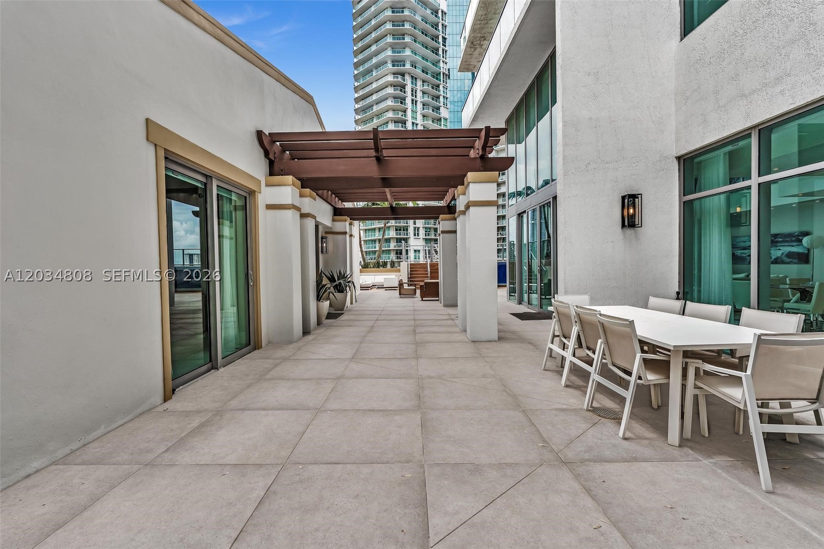 PARQUE TOWERS CONDO - Residential