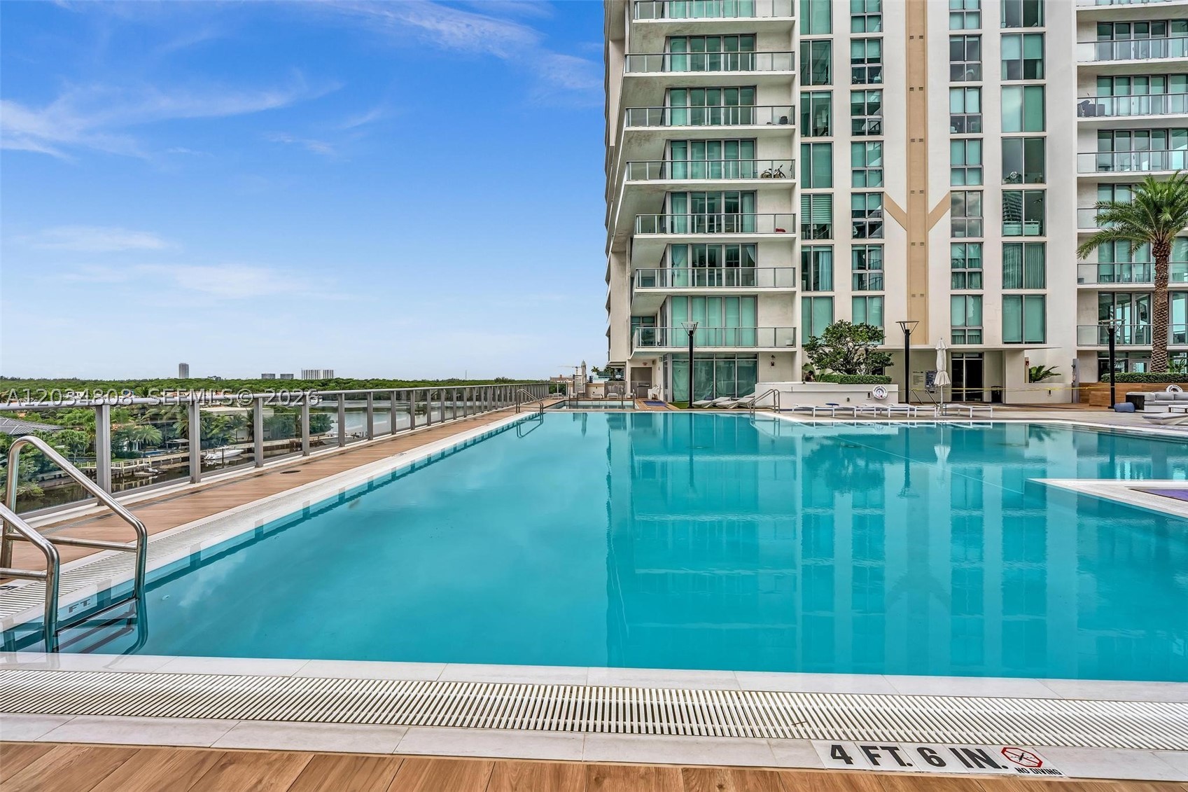 PARQUE TOWERS CONDO - Residential