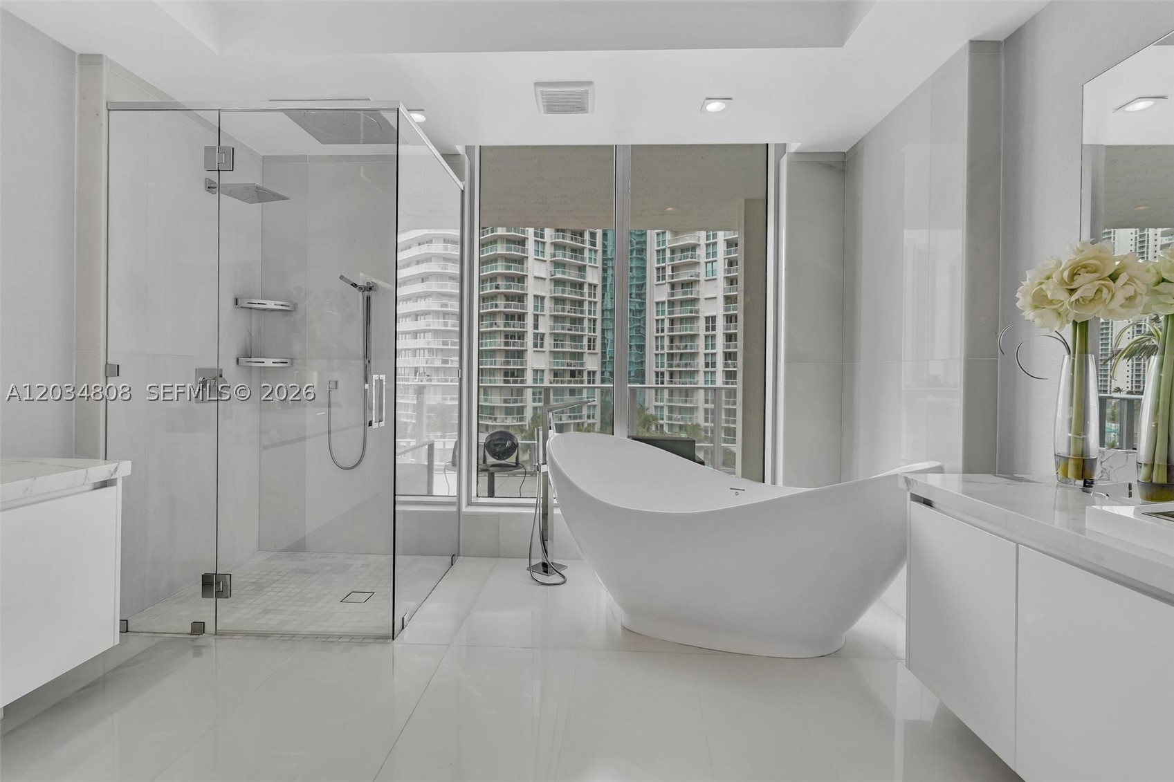 PARQUE TOWERS CONDO - Residential