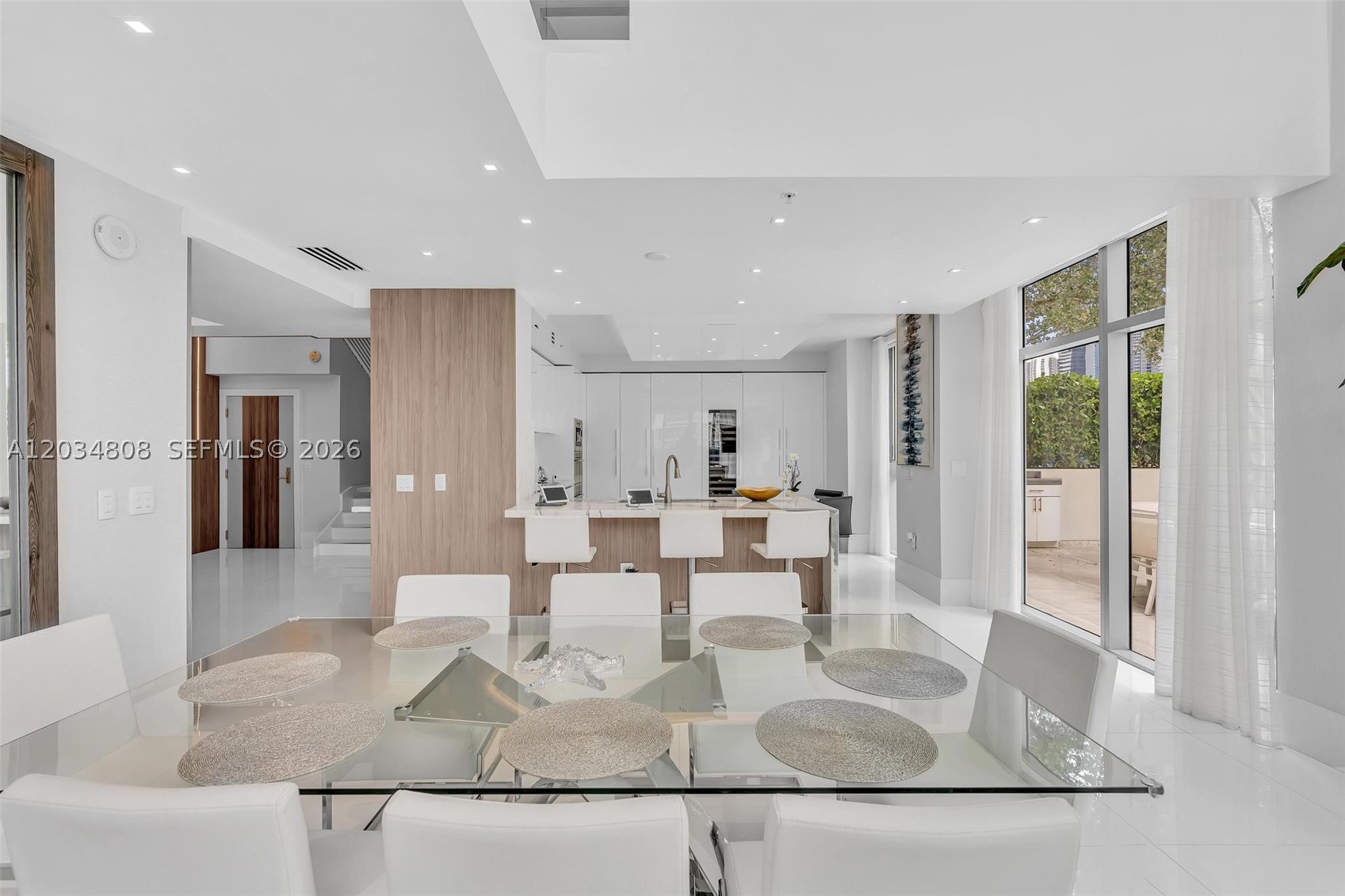 PARQUE TOWERS CONDO - Residential
