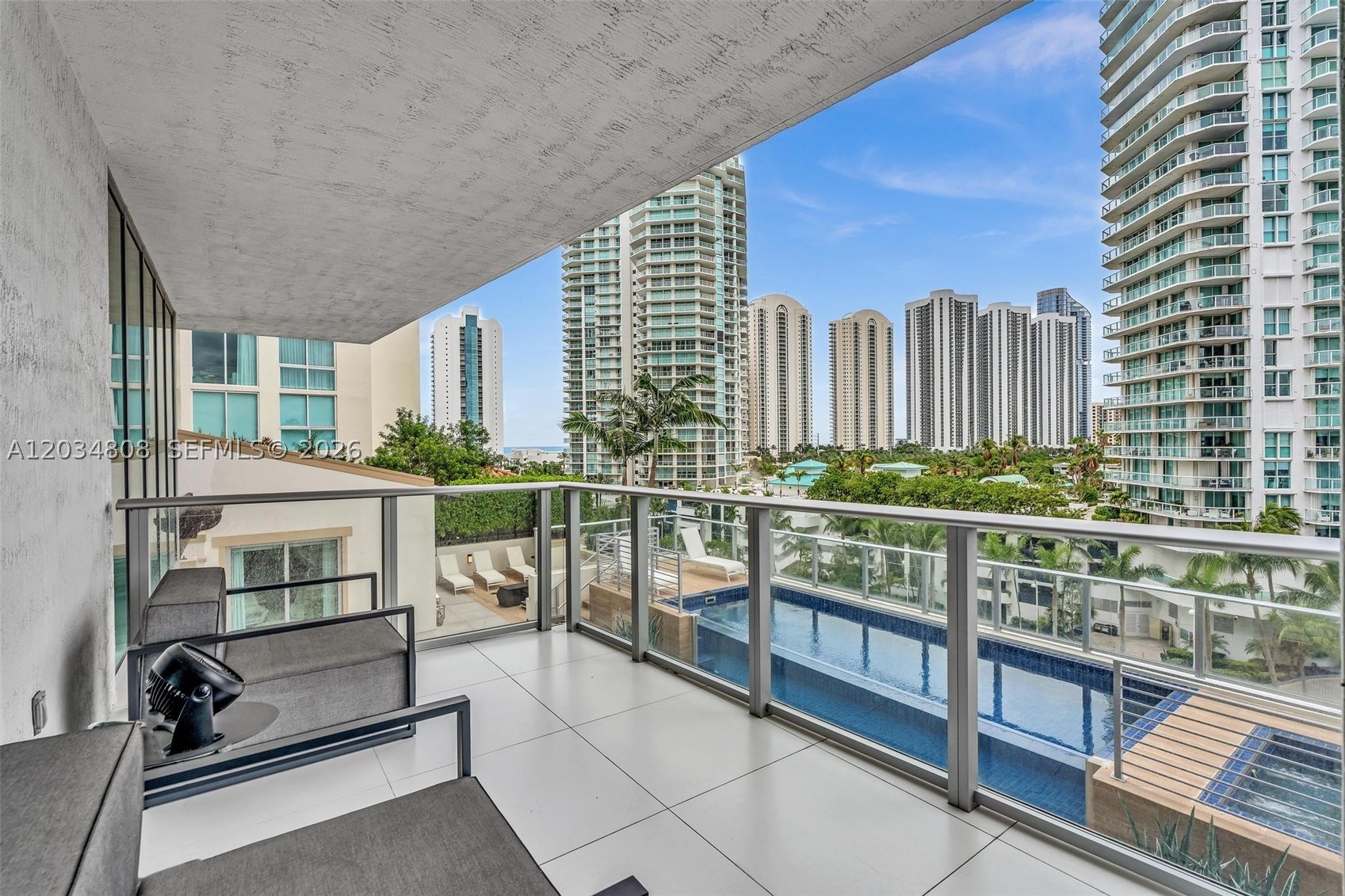 PARQUE TOWERS CONDO - Residential