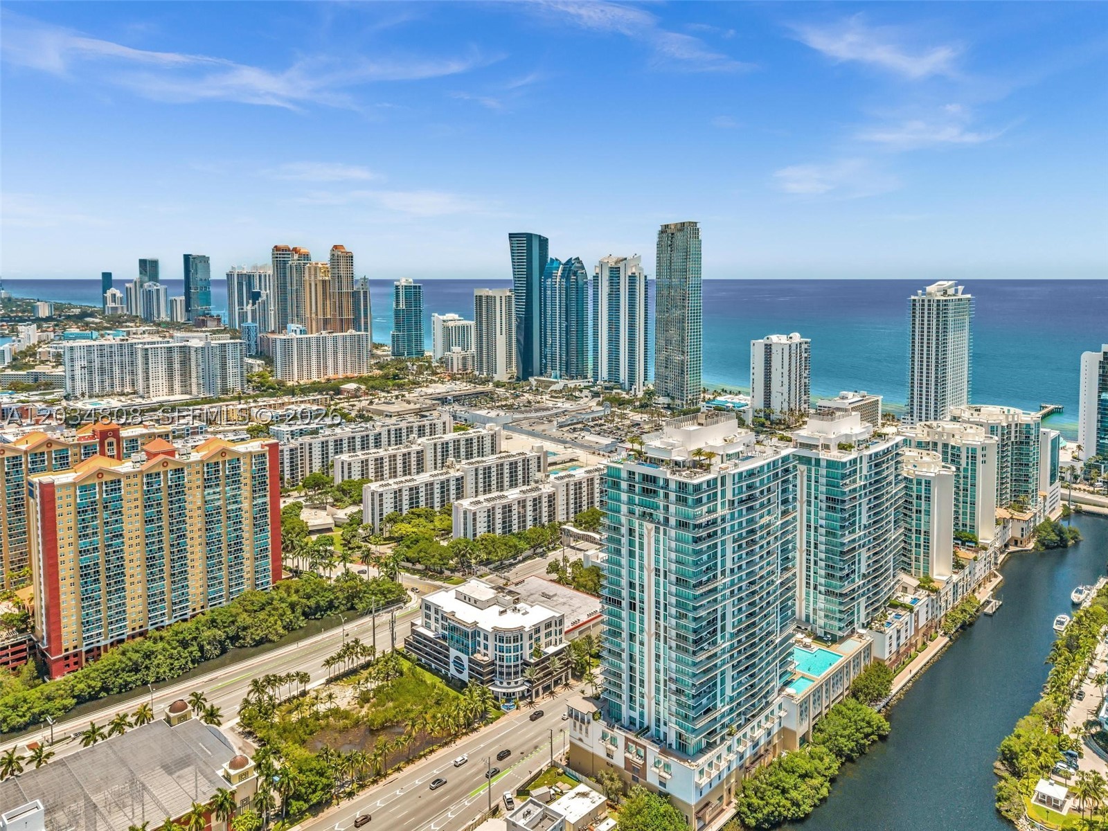 PARQUE TOWERS CONDO - Residential