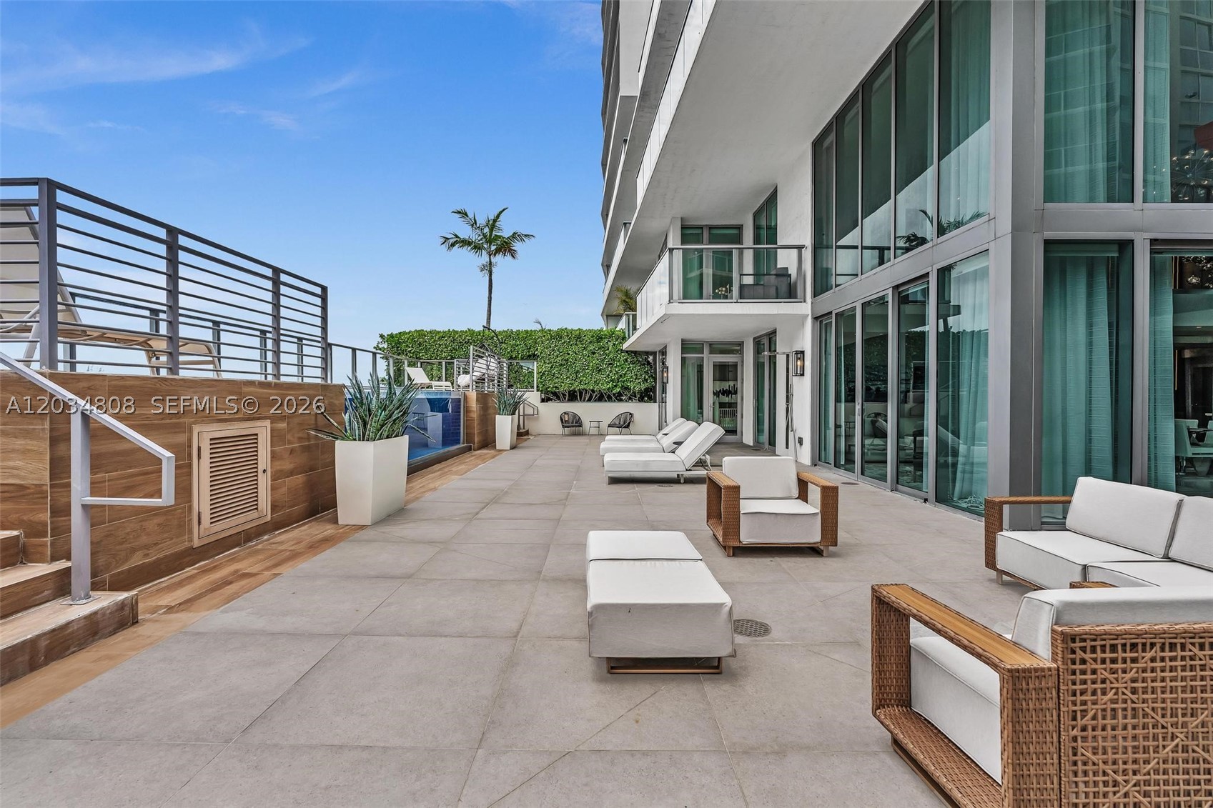 PARQUE TOWERS CONDO - Residential
