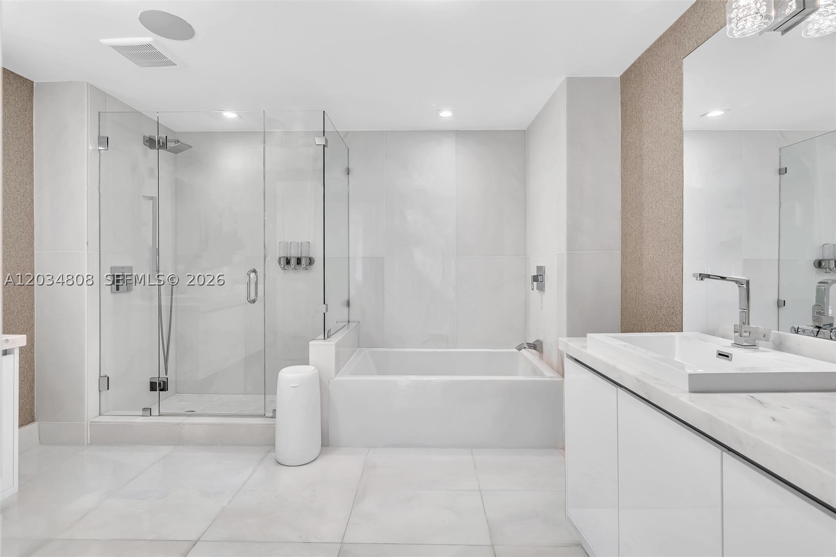 PARQUE TOWERS CONDO - Residential