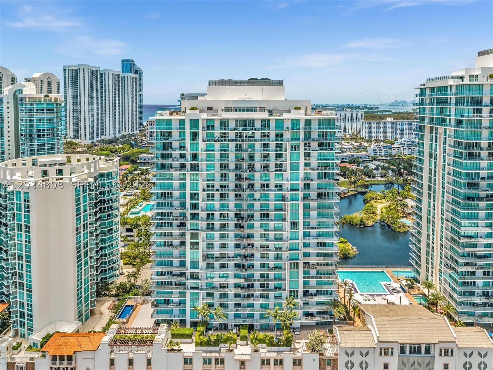 PARQUE TOWERS CONDO - Residential