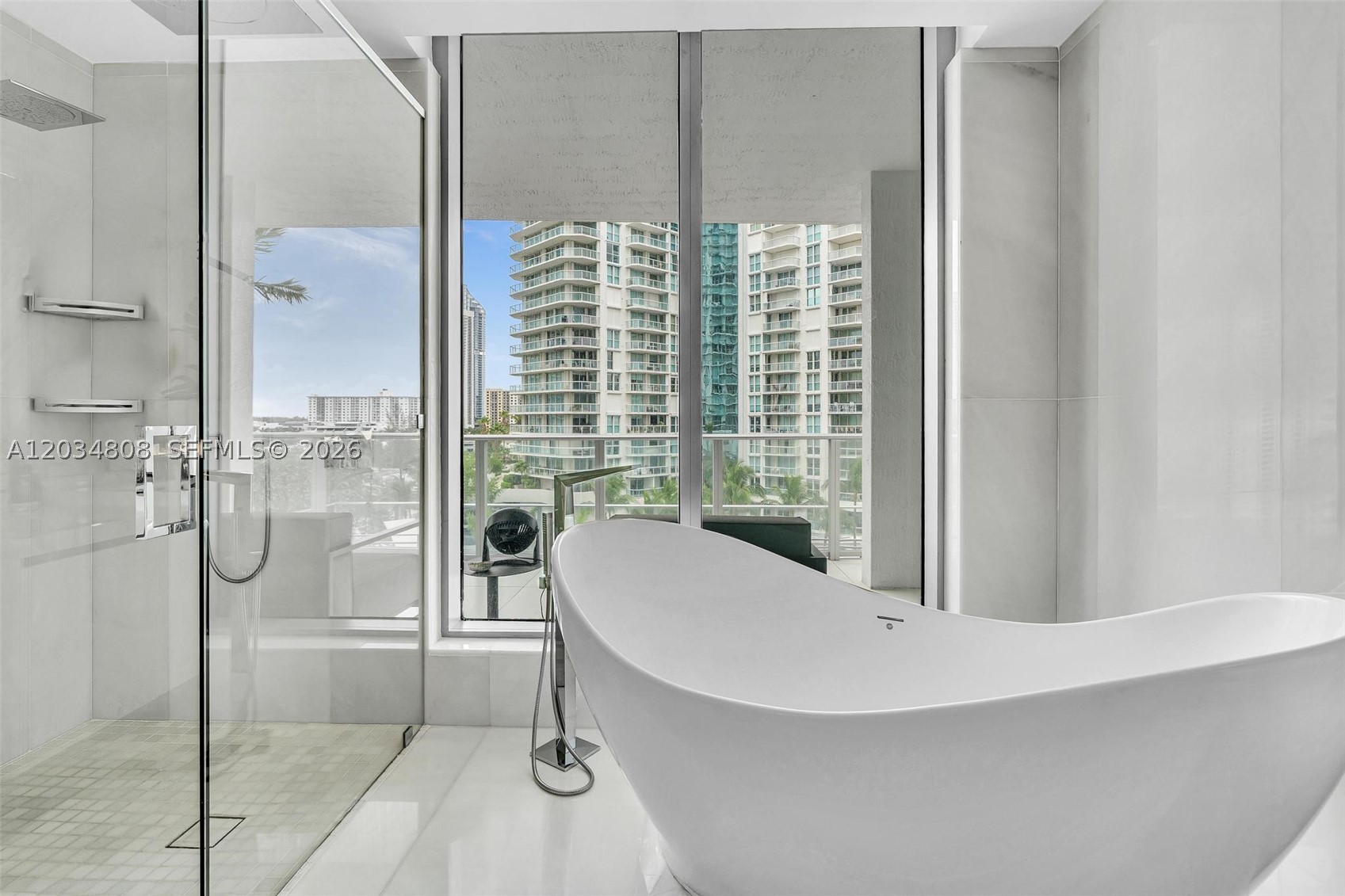 PARQUE TOWERS CONDO - Residential