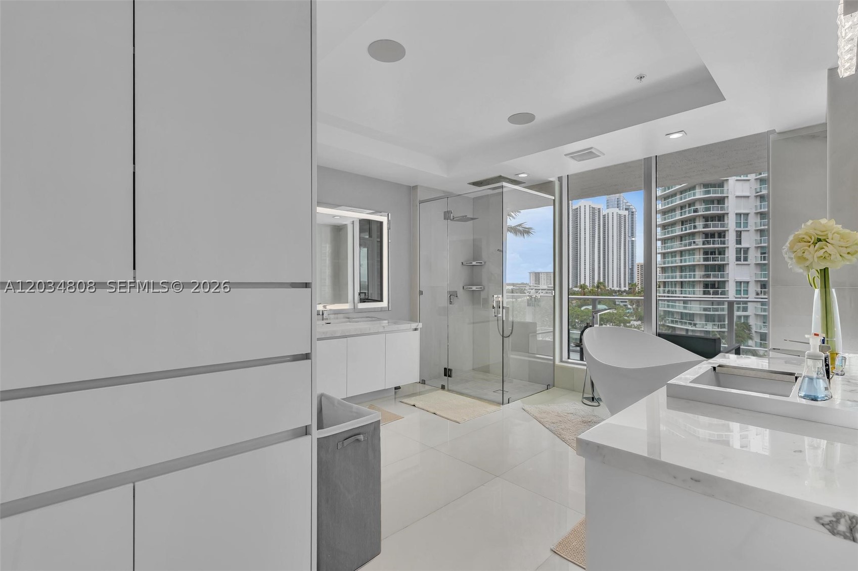 PARQUE TOWERS CONDO - Residential