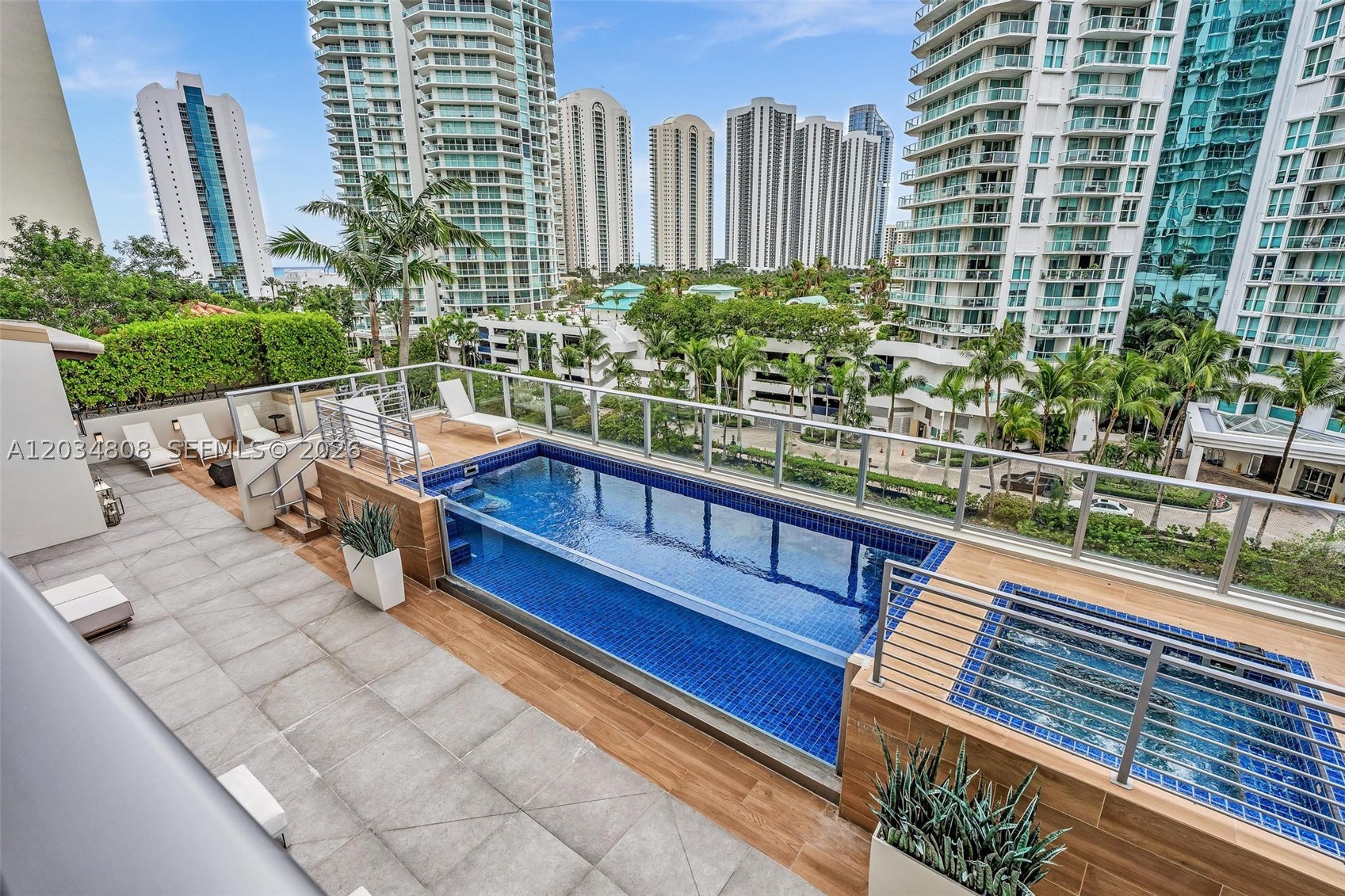 PARQUE TOWERS CONDO - Residential