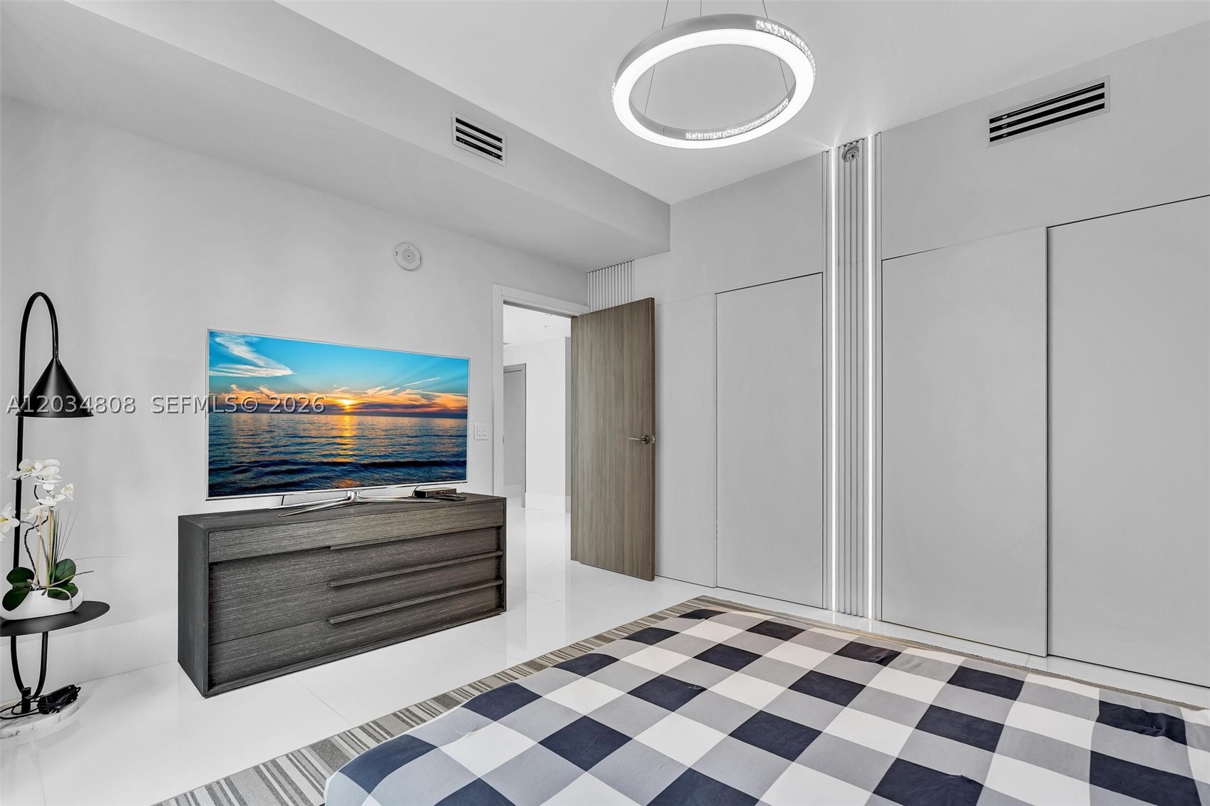 PARQUE TOWERS CONDO - Residential