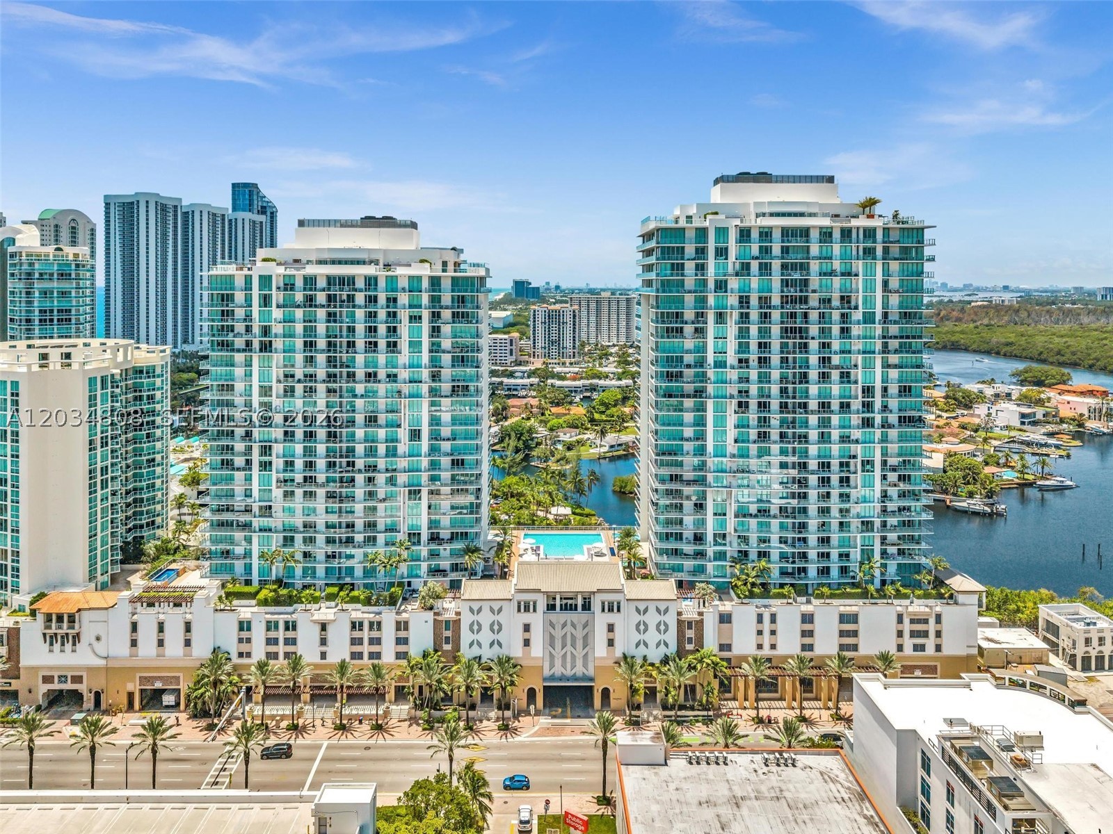 PARQUE TOWERS CONDO - Residential