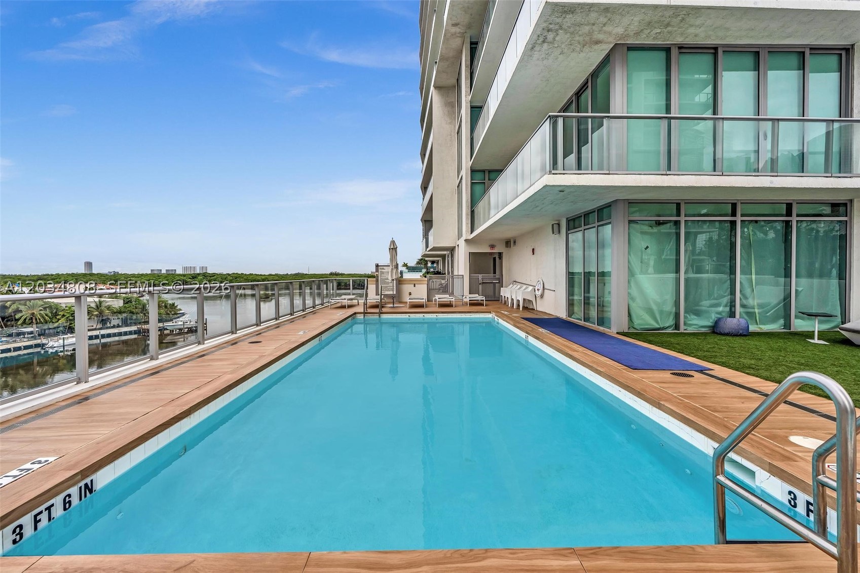 PARQUE TOWERS CONDO - Residential