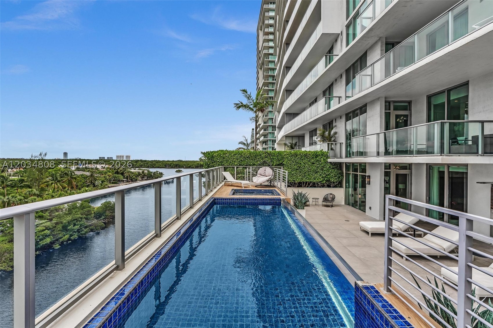 PARQUE TOWERS CONDO - Residential