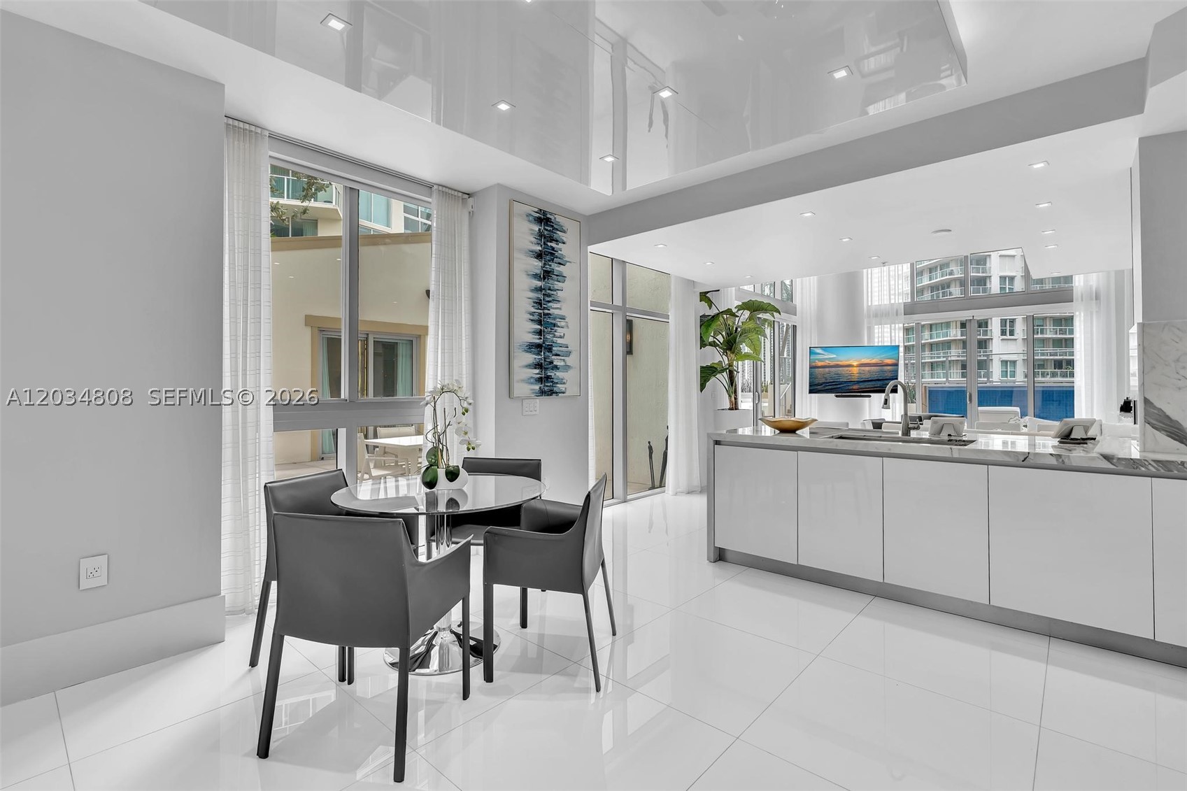 PARQUE TOWERS CONDO - Residential