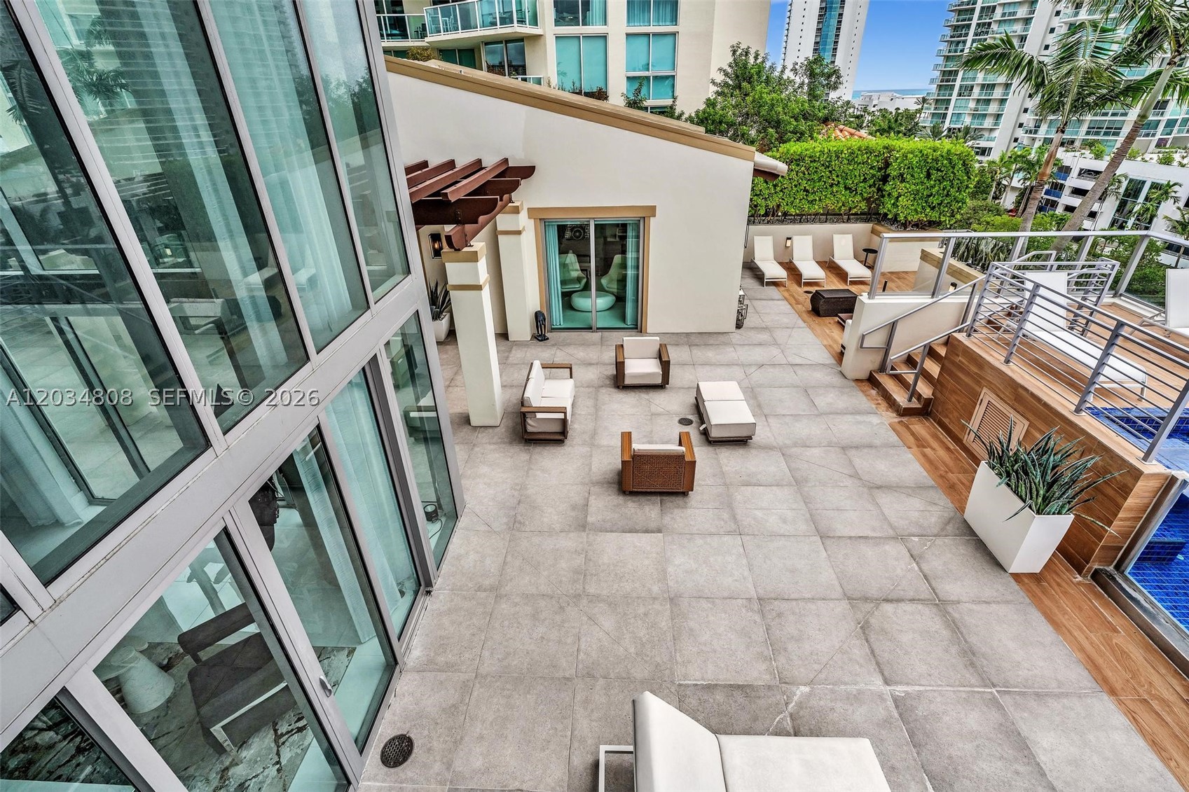 PARQUE TOWERS CONDO - Residential