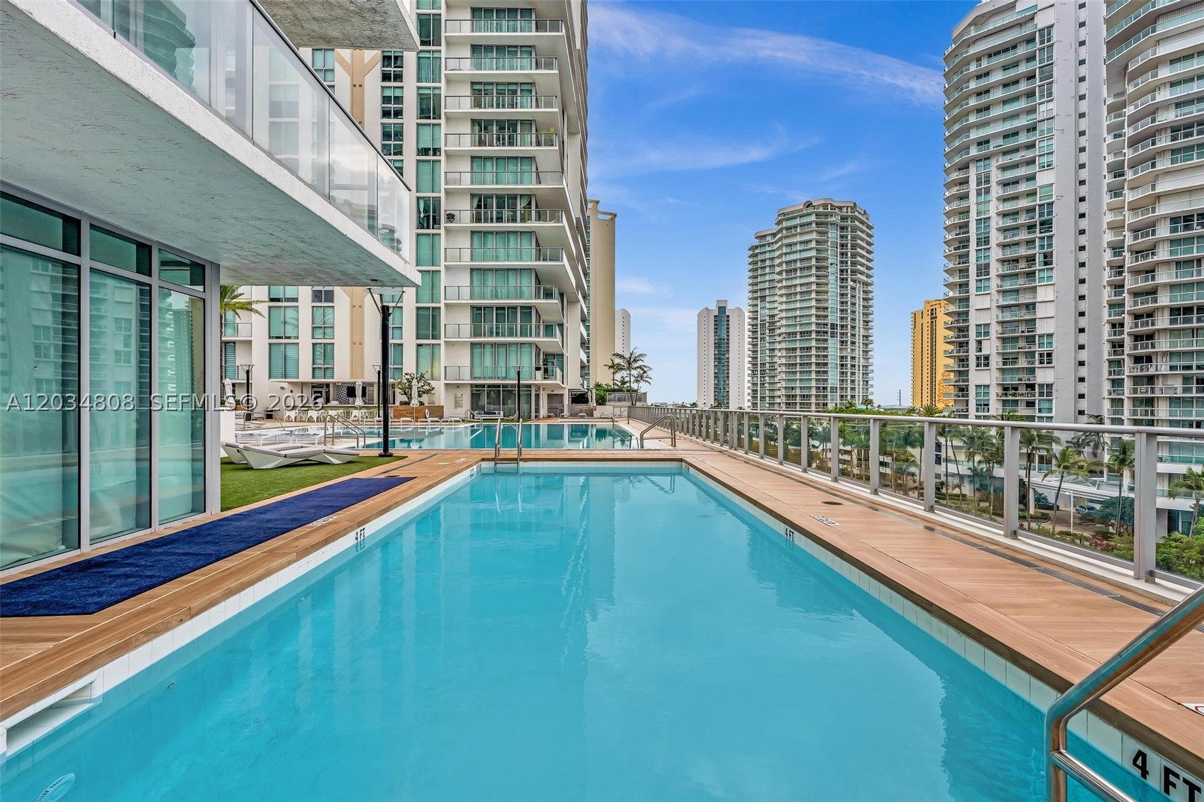 PARQUE TOWERS CONDO - Residential
