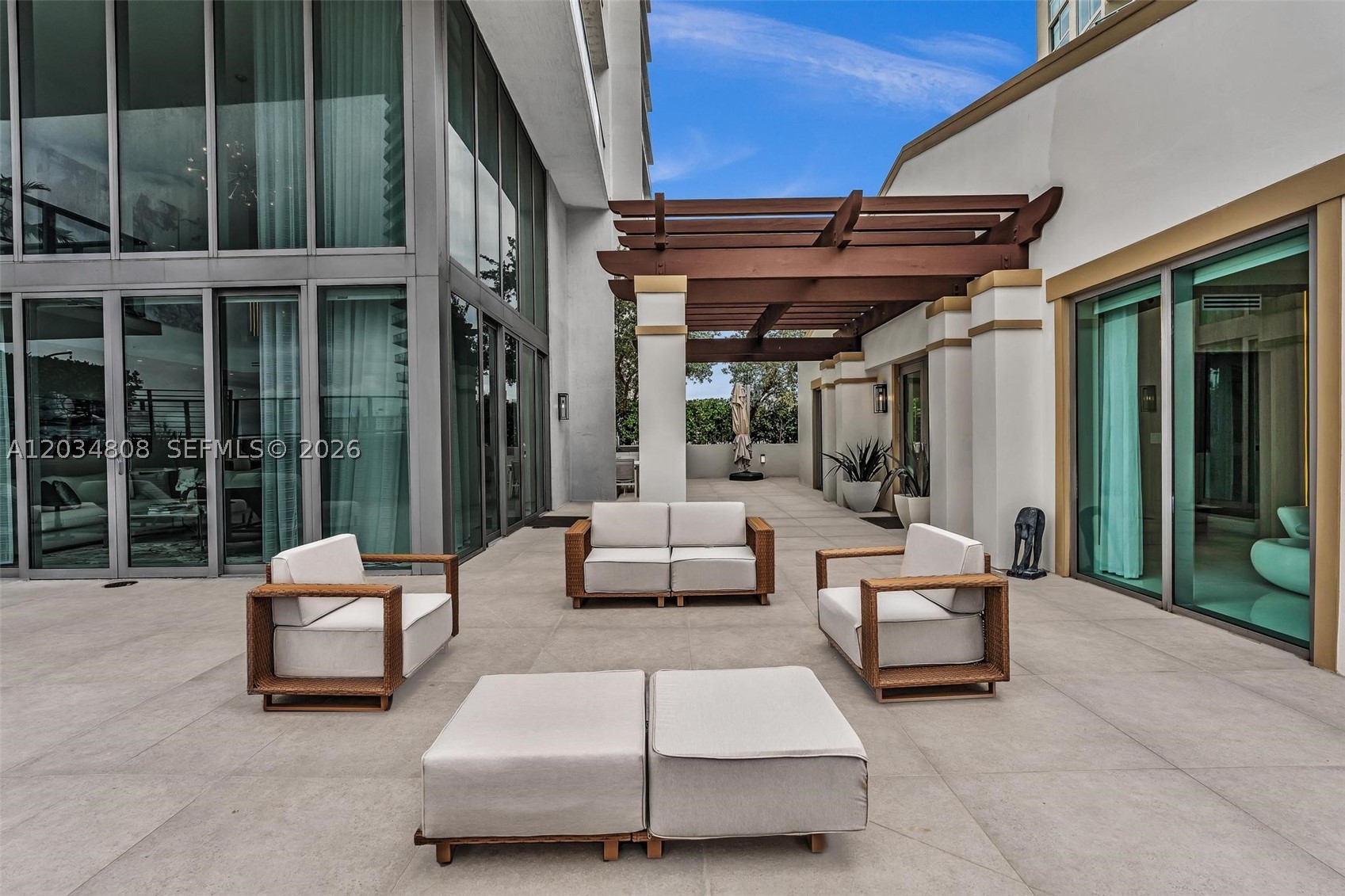 PARQUE TOWERS CONDO - Residential