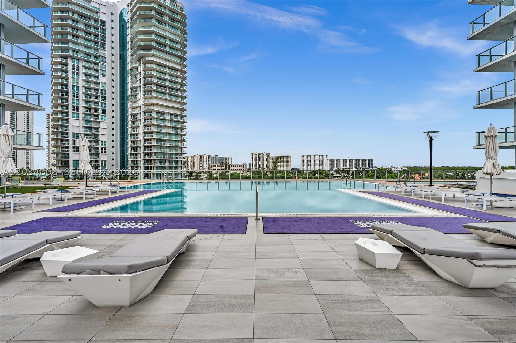 PARQUE TOWERS CONDO - Residential