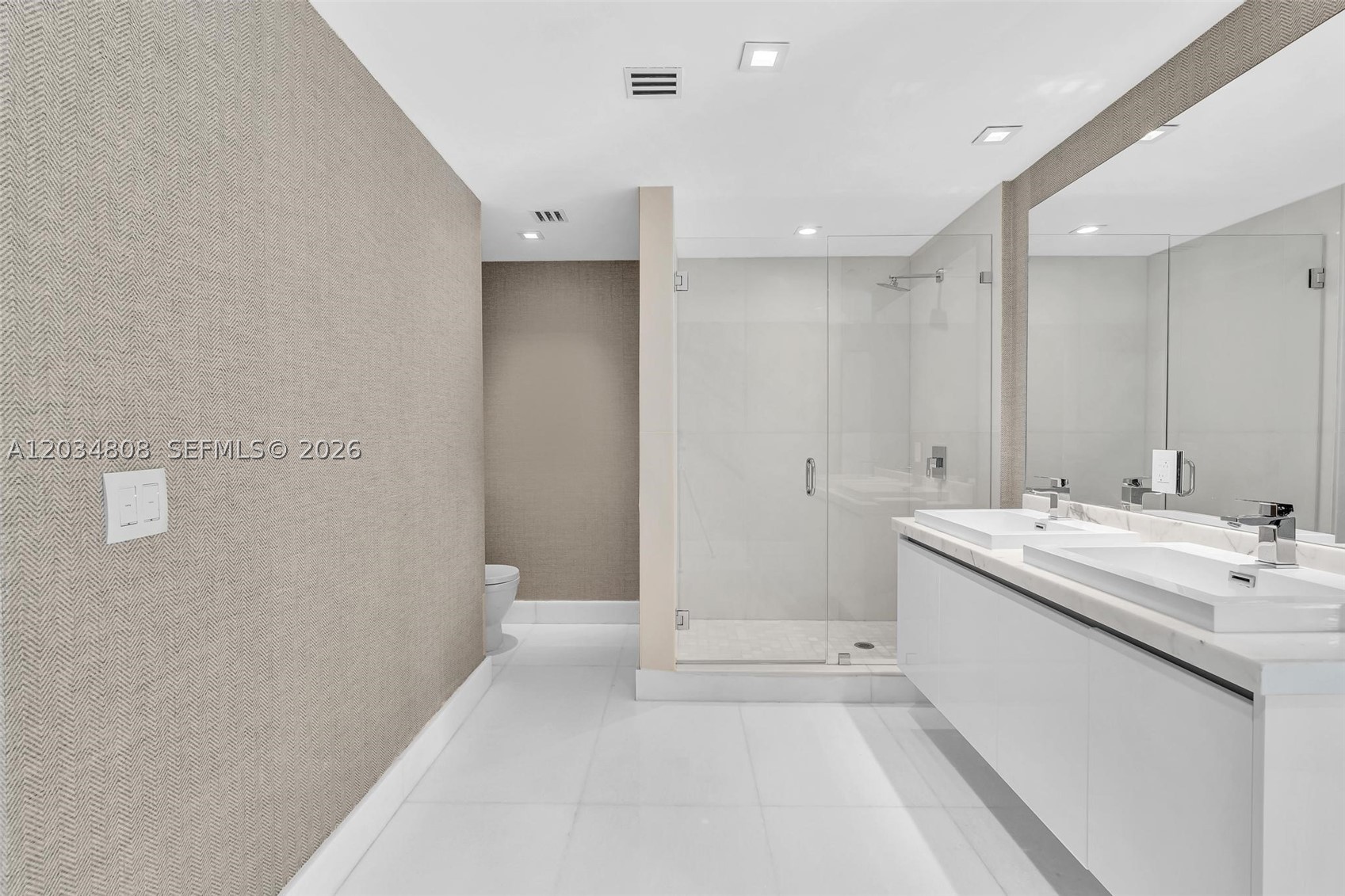 PARQUE TOWERS CONDO - Residential