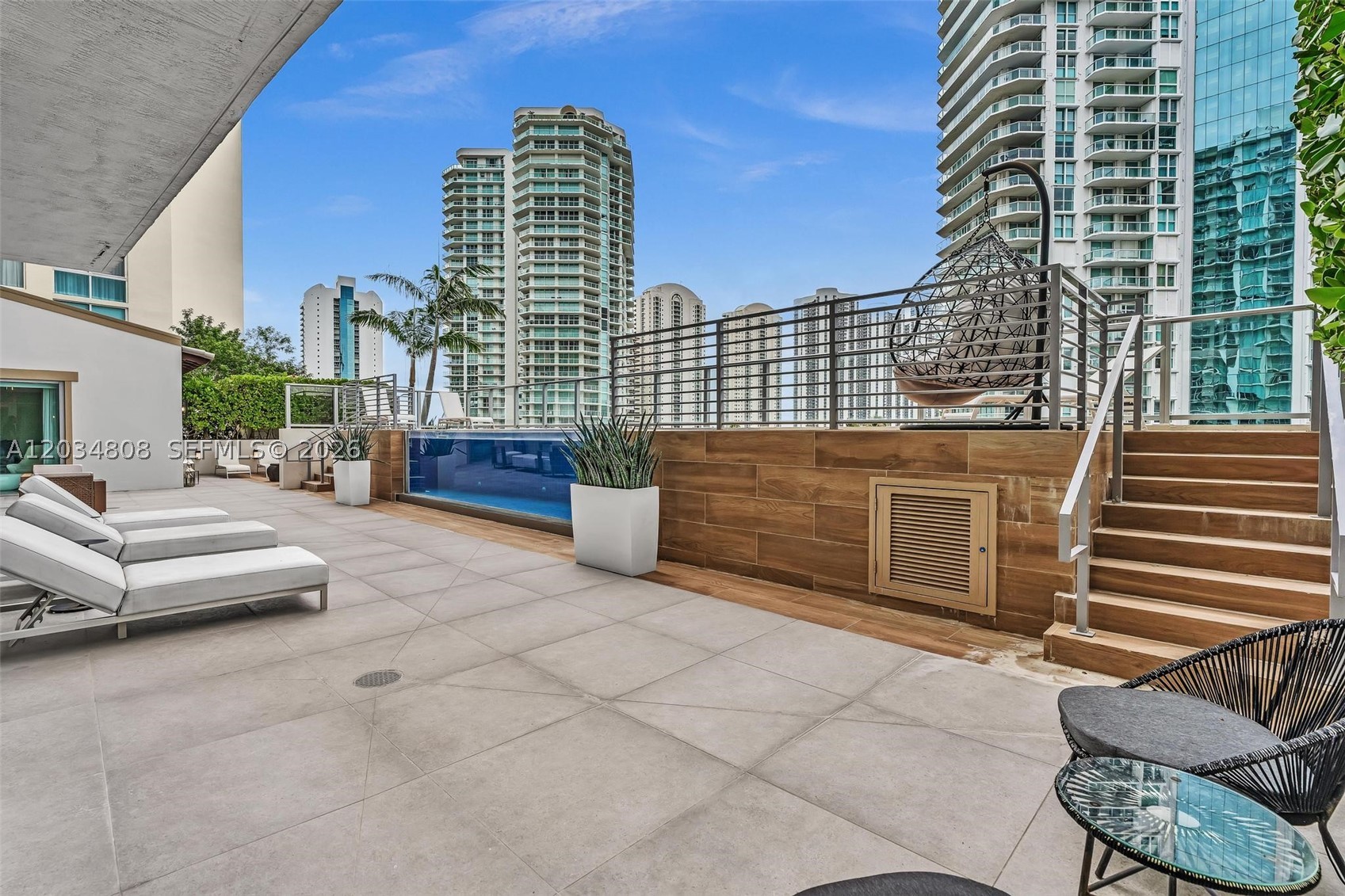 PARQUE TOWERS CONDO - Residential