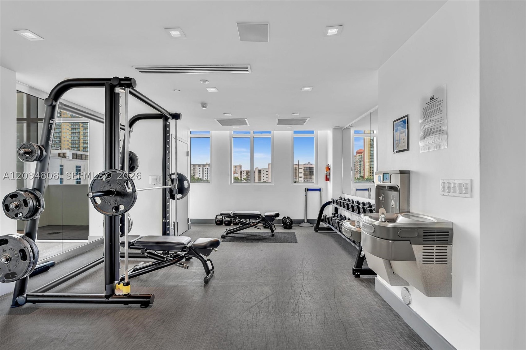 PARQUE TOWERS CONDO - Residential
