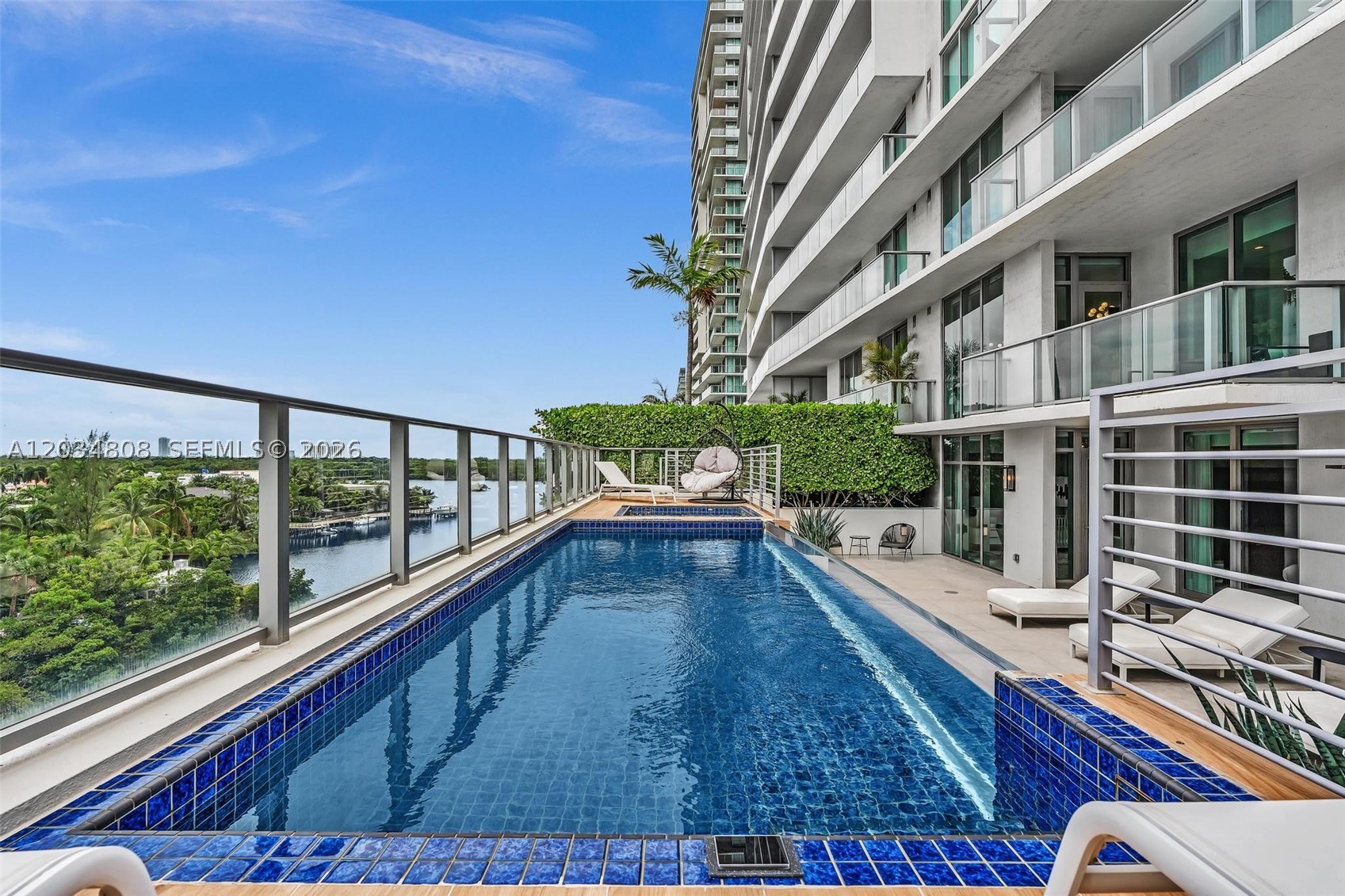 PARQUE TOWERS CONDO - Residential