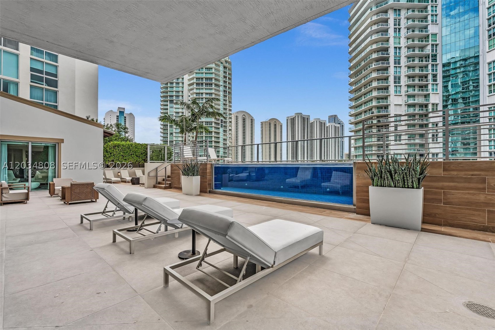 PARQUE TOWERS CONDO - Residential