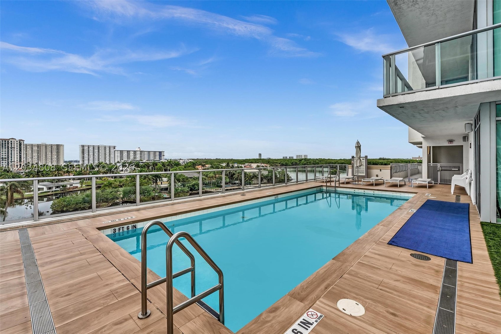 PARQUE TOWERS CONDO - Residential