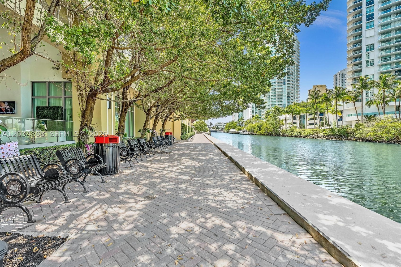 PARQUE TOWERS CONDO - Residential