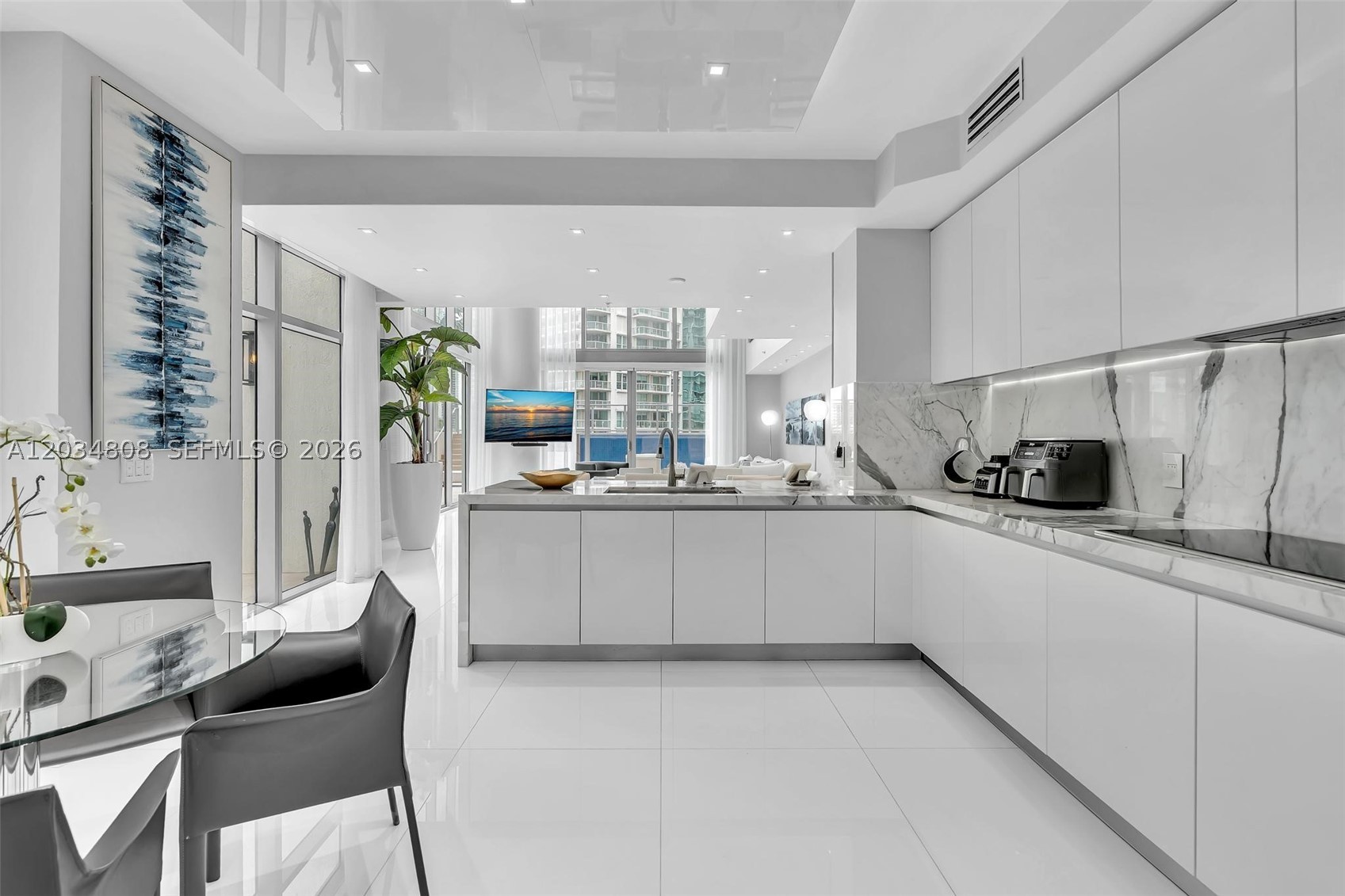 PARQUE TOWERS CONDO - Residential