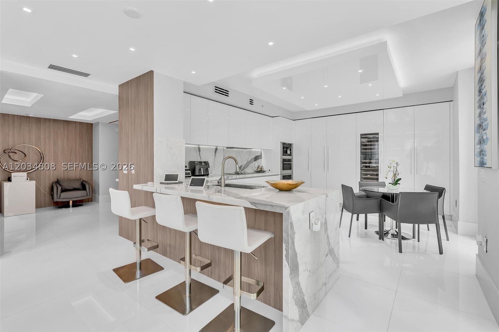 PARQUE TOWERS CONDO - Residential