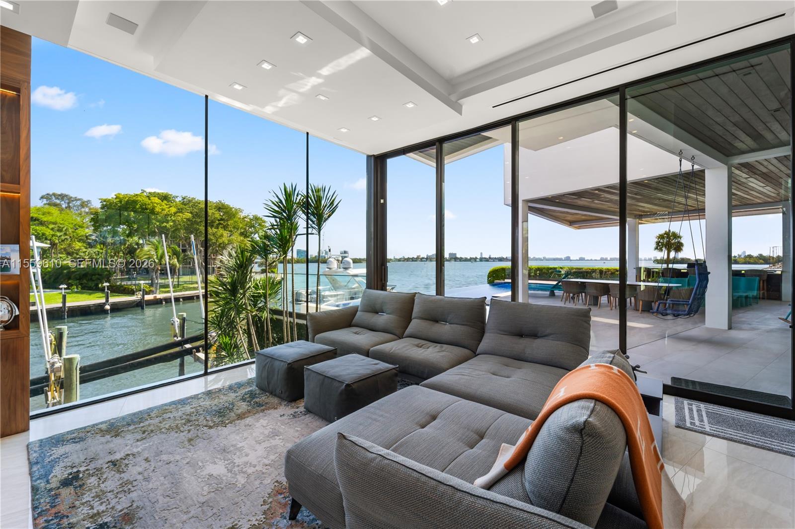 BELLE MEADE ISLAND - Residential