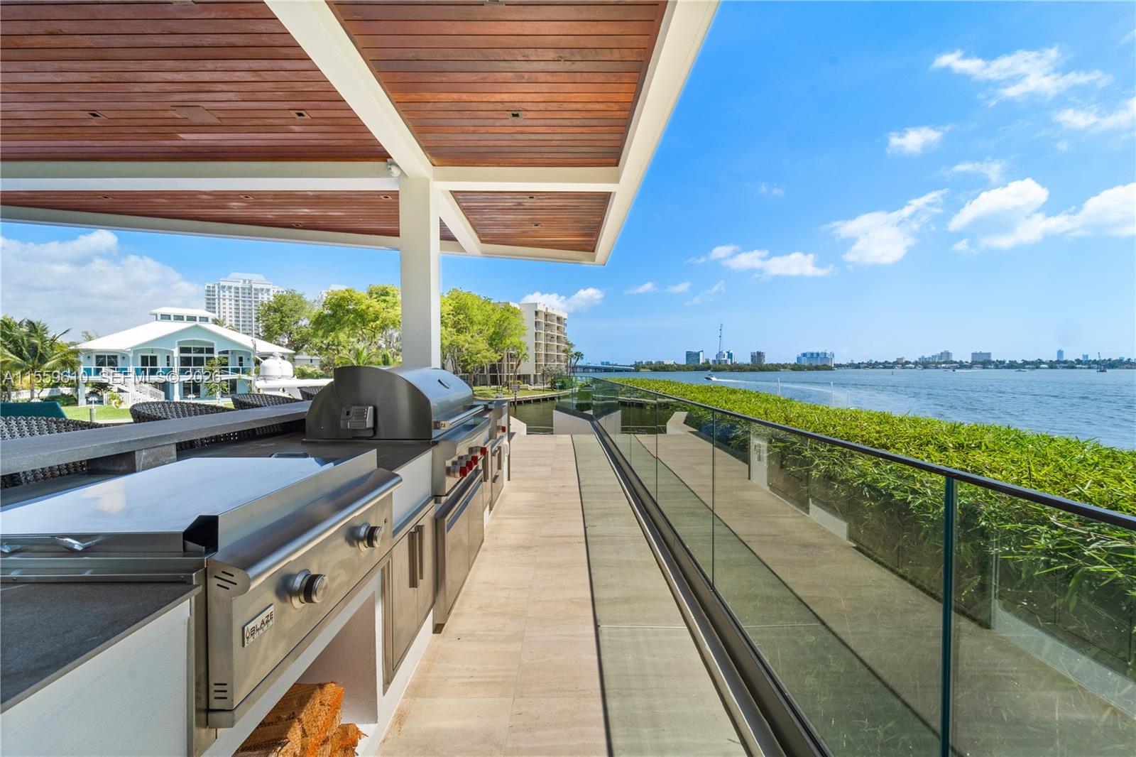 BELLE MEADE ISLAND - Residential