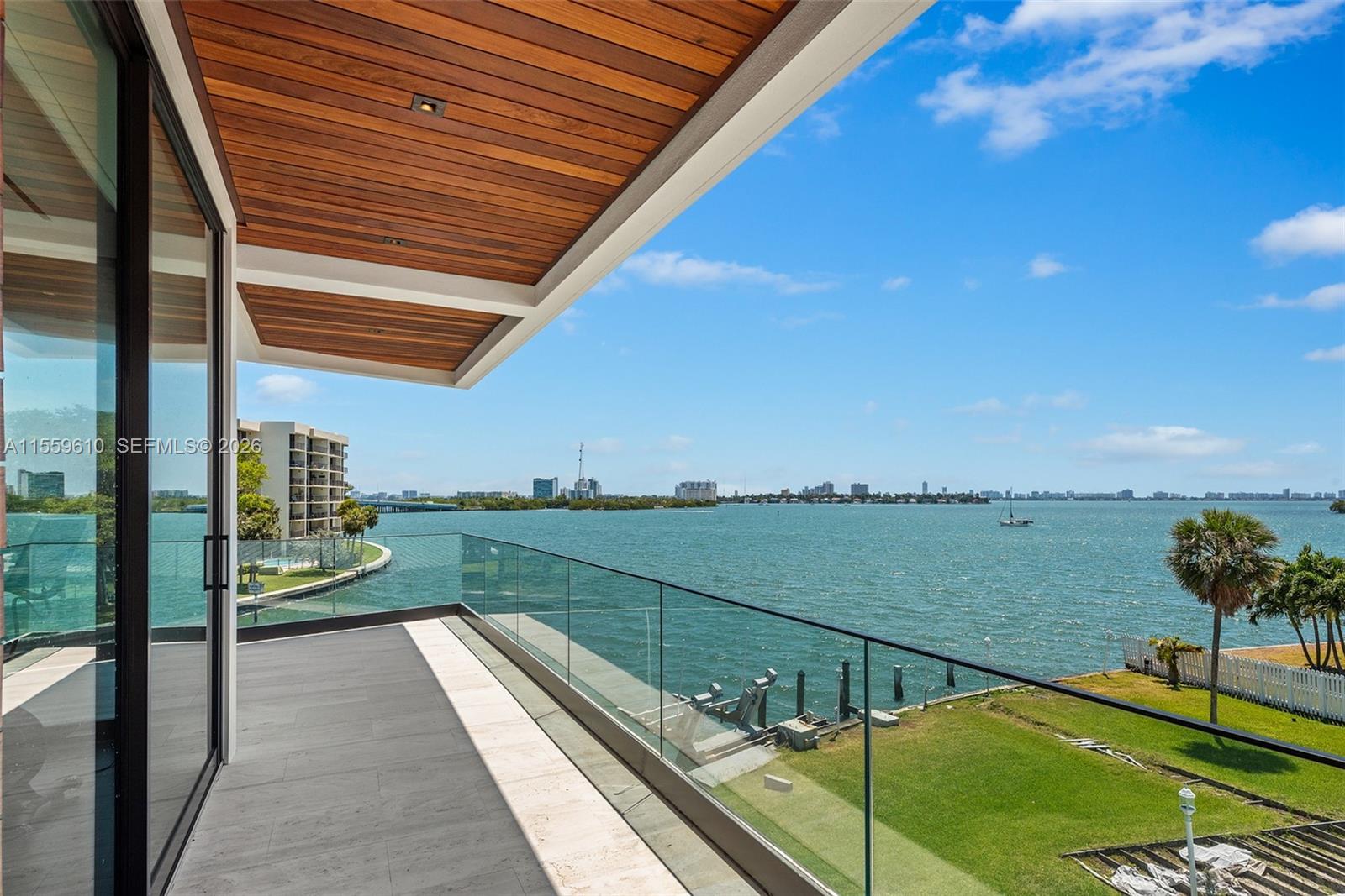 BELLE MEADE ISLAND - Residential
