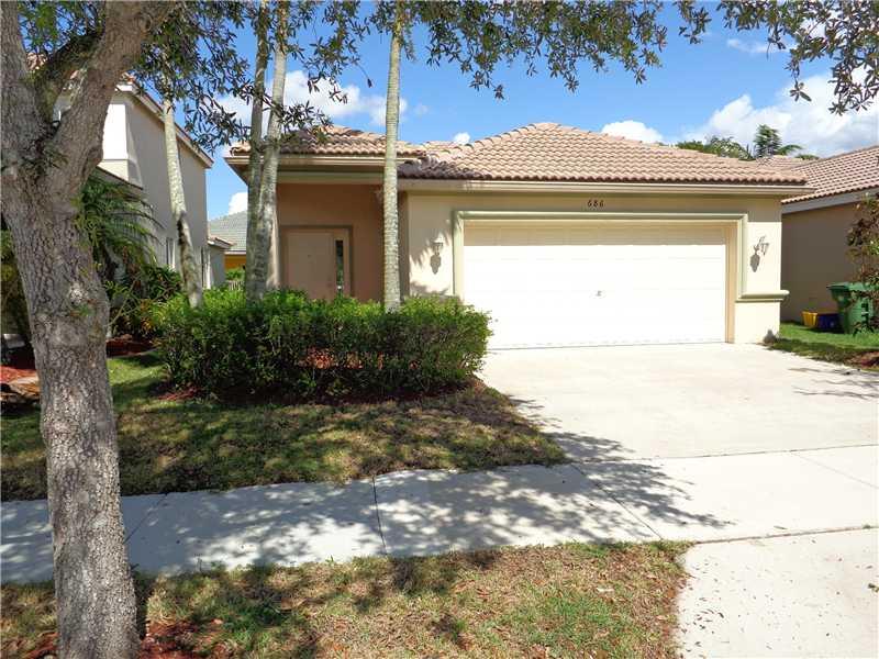 ALEXANDER ELITE MODEL. 3 BEDROOMS AND 2 BATHROOMS. LIKE NEW. TOTALLY TILED. RECENTLY PAINTED WITH NEUTRAL COLORS. READY TO MOVE IN. ENJOY THE SAVANNA CLUBHOUSE AND RESORT-STYLE POOLS, MINI GOLF, SOCCER FIELD, BASKETBALL, JOCKEY RING, BBQ AREA...AND MUCH M ORE. A SCHOOL DISTRICT. COME TO SEE IT. IT WON'T LAST!