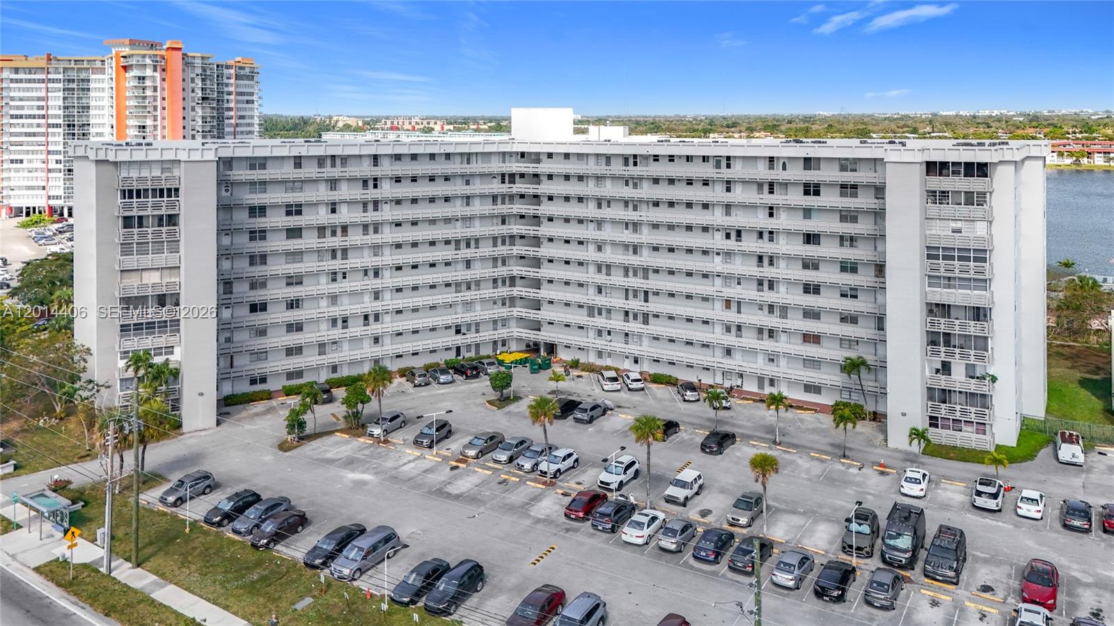 FIFITH MOORINGS CONDO - Residential