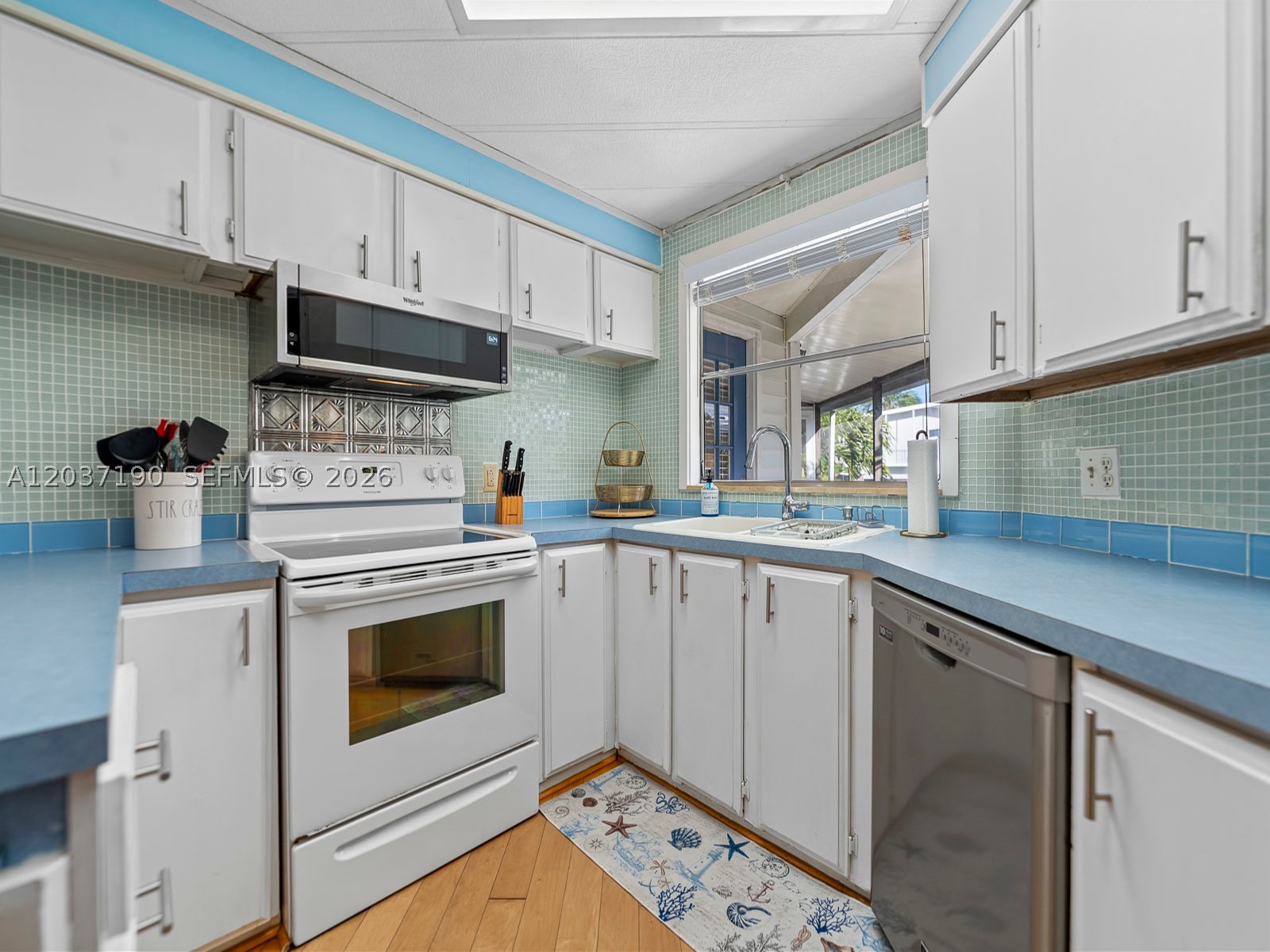 SILVER SHORES MOBILE HOME - Residential Lease
