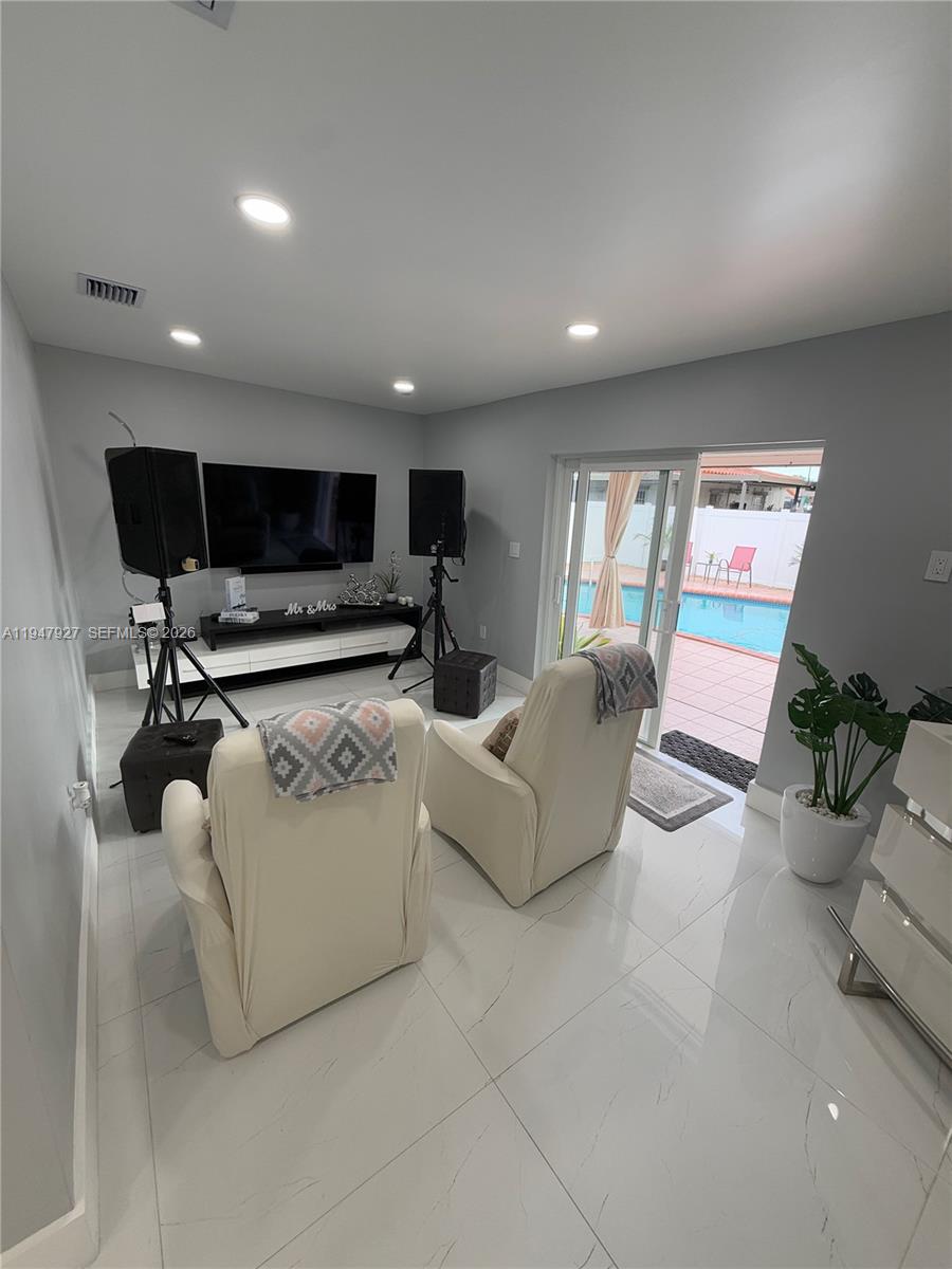 IDEAL HOMES SUB NO 3 - Residential