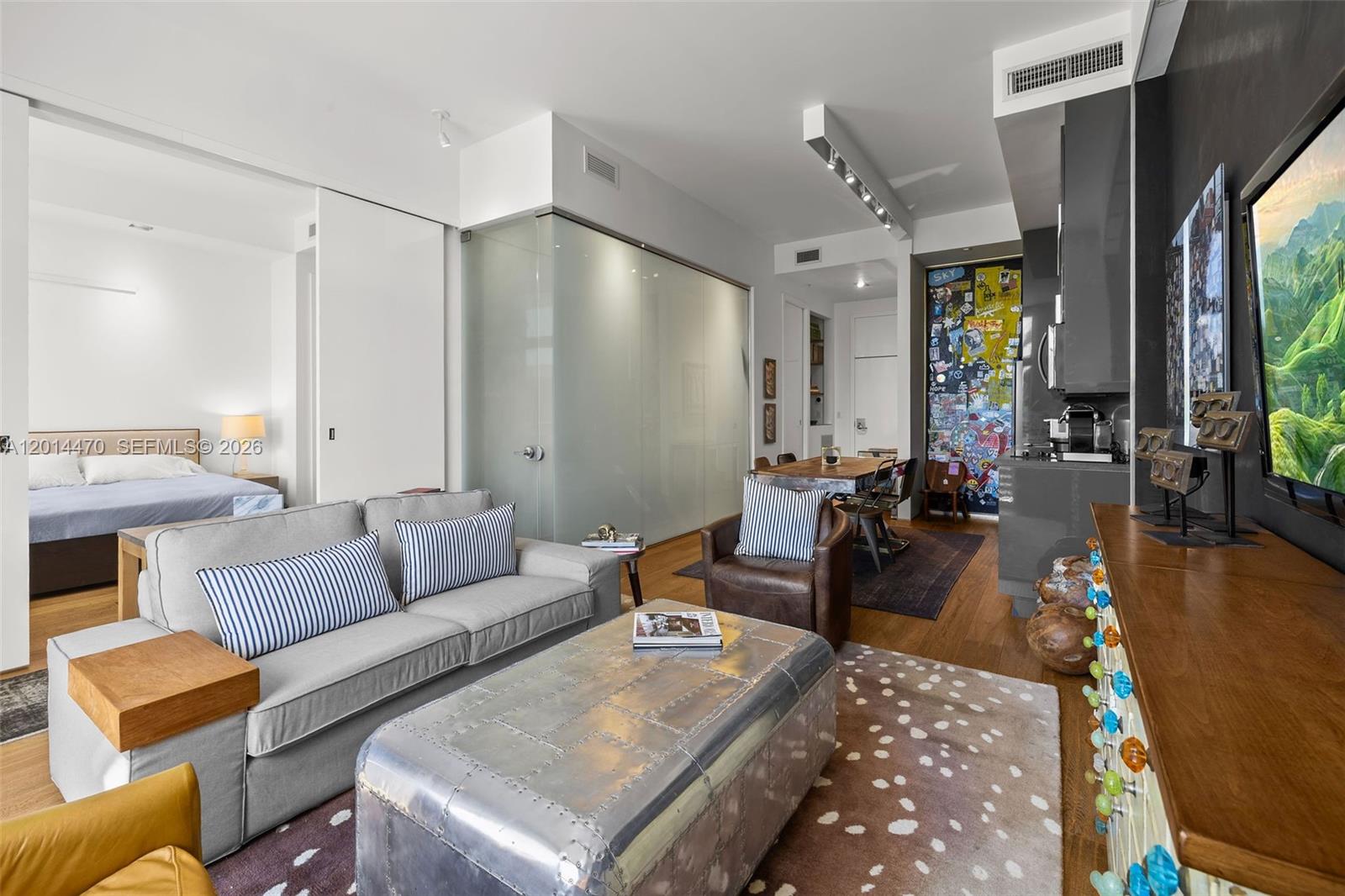 THE MERIDIAN CONDO - Residential
