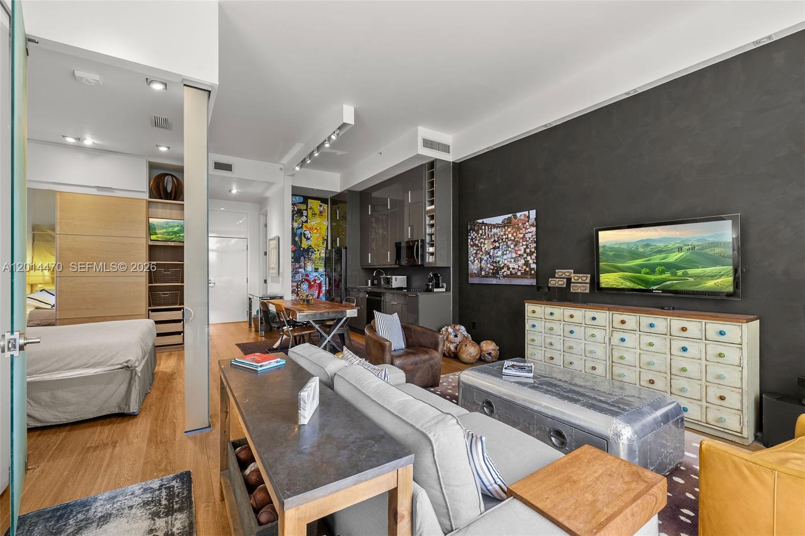 THE MERIDIAN CONDO - Residential