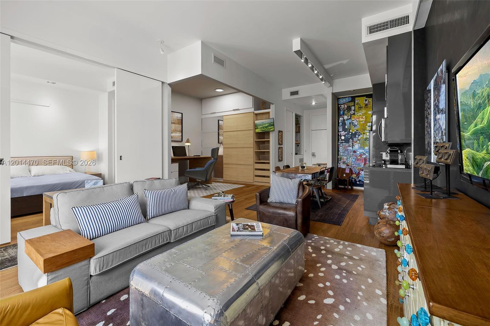 THE MERIDIAN CONDO - Residential