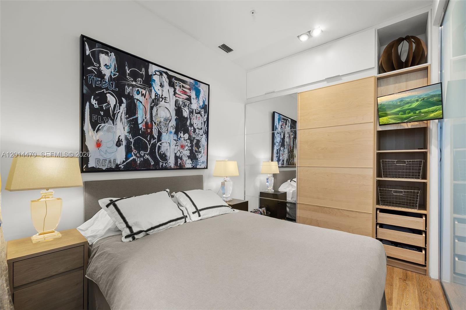 THE MERIDIAN CONDO - Residential