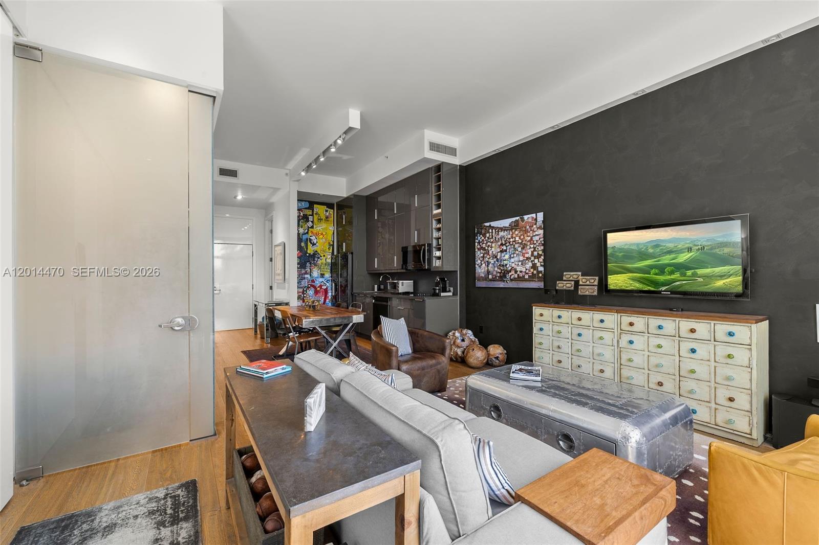 THE MERIDIAN CONDO - Residential