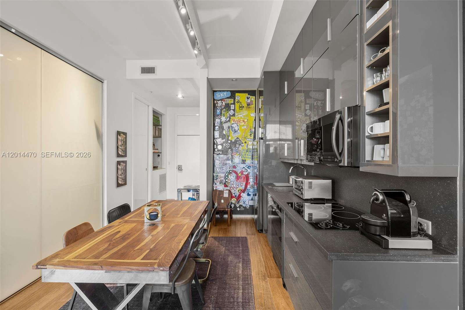 THE MERIDIAN CONDO - Residential