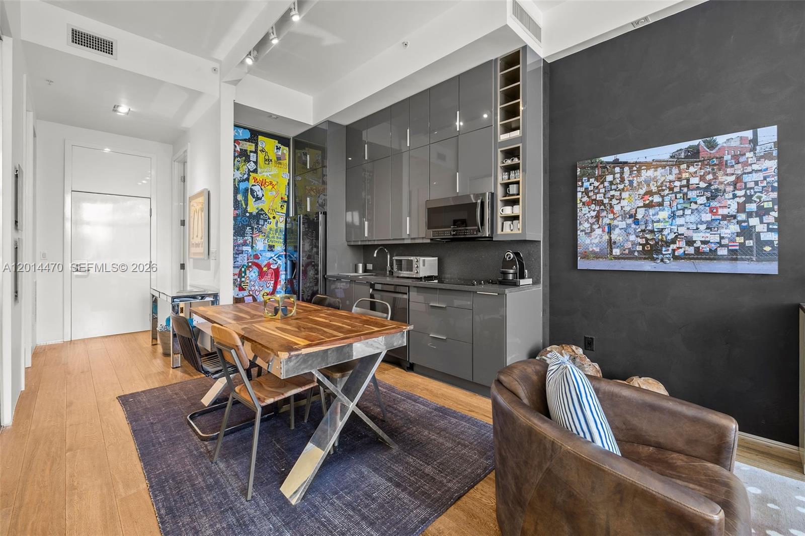 THE MERIDIAN CONDO - Residential