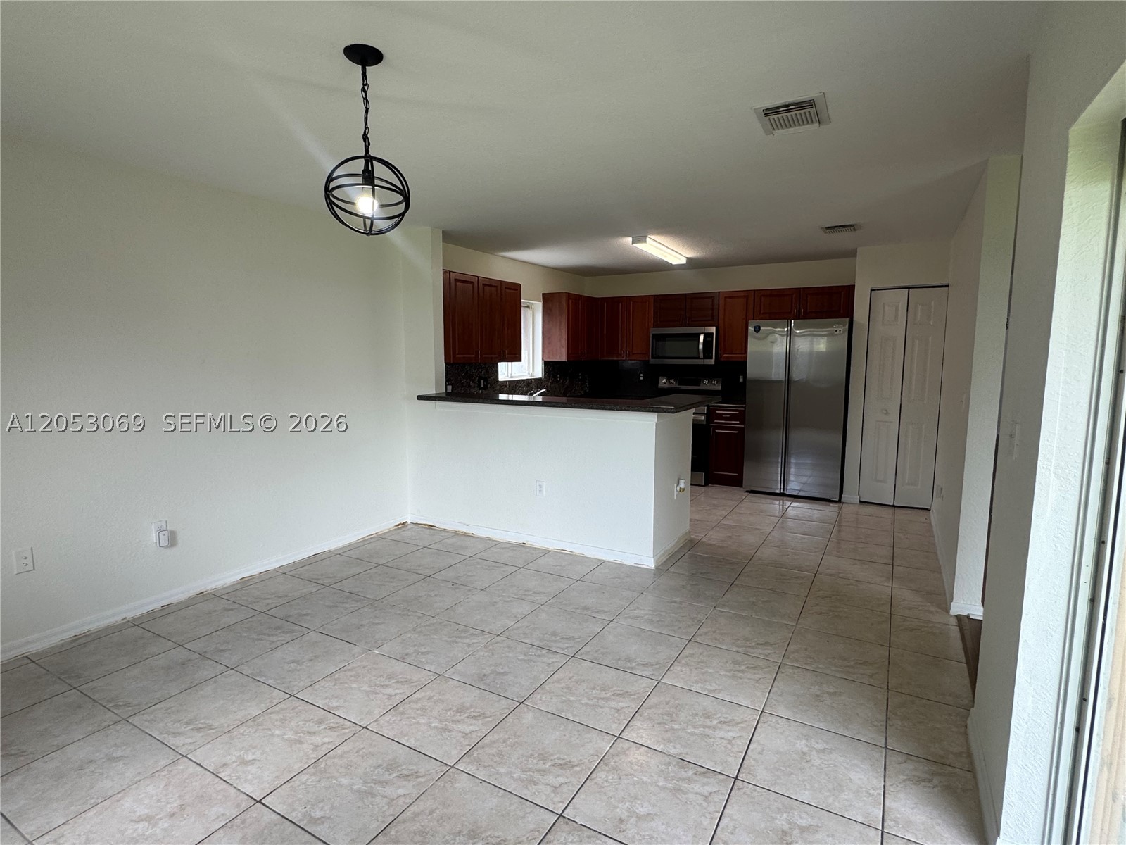 CHRISTOPHER GARDENS - Residential Lease