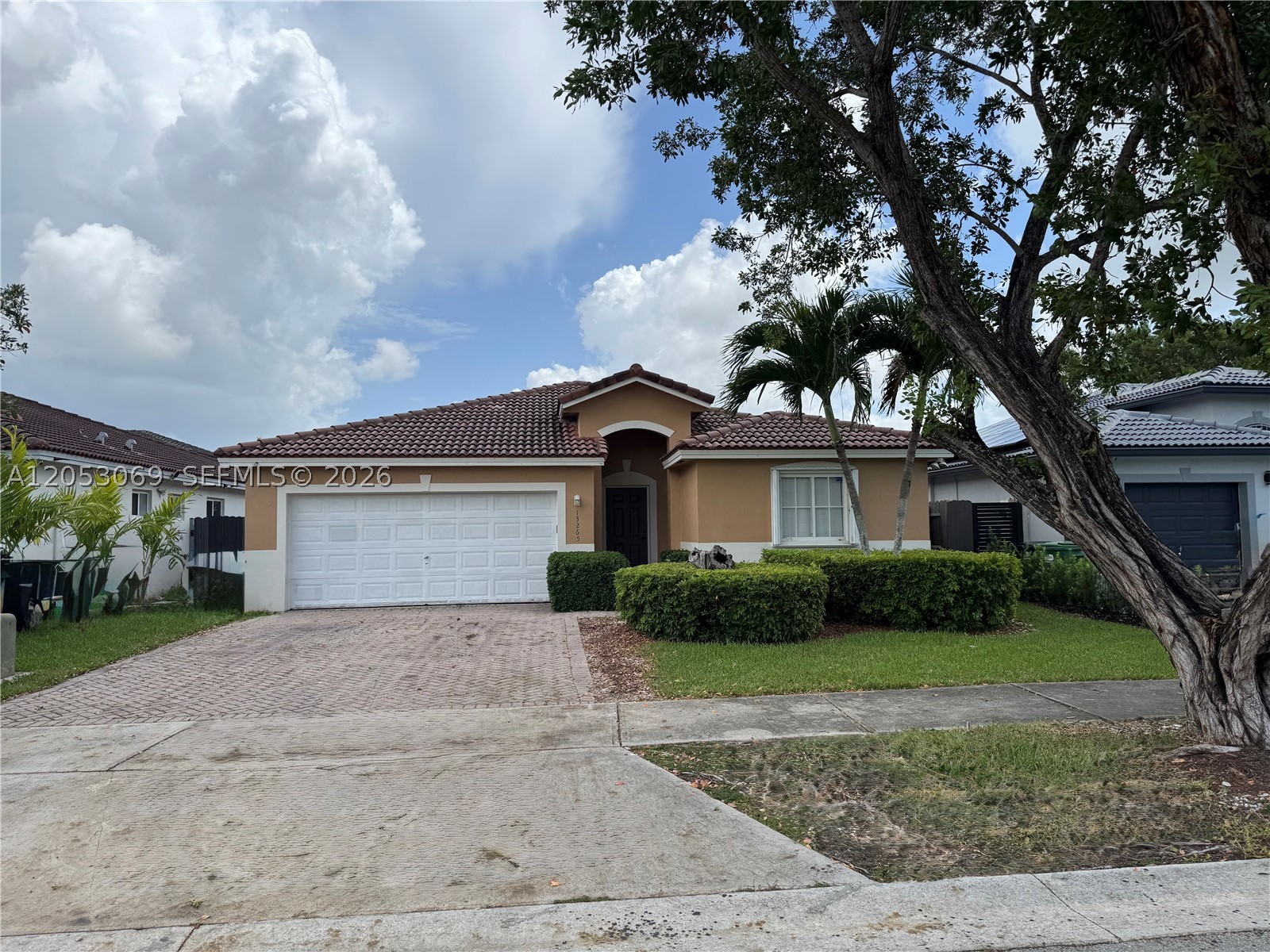 CHRISTOPHER GARDENS - Residential Lease