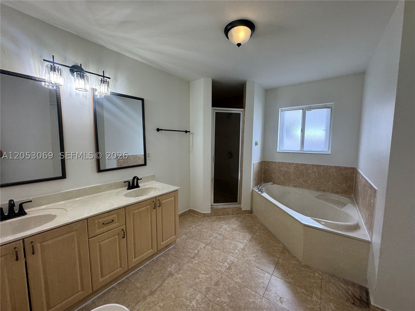 CHRISTOPHER GARDENS - Residential Lease