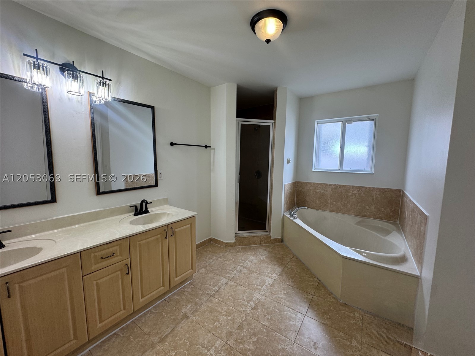 CHRISTOPHER GARDENS - Residential Lease